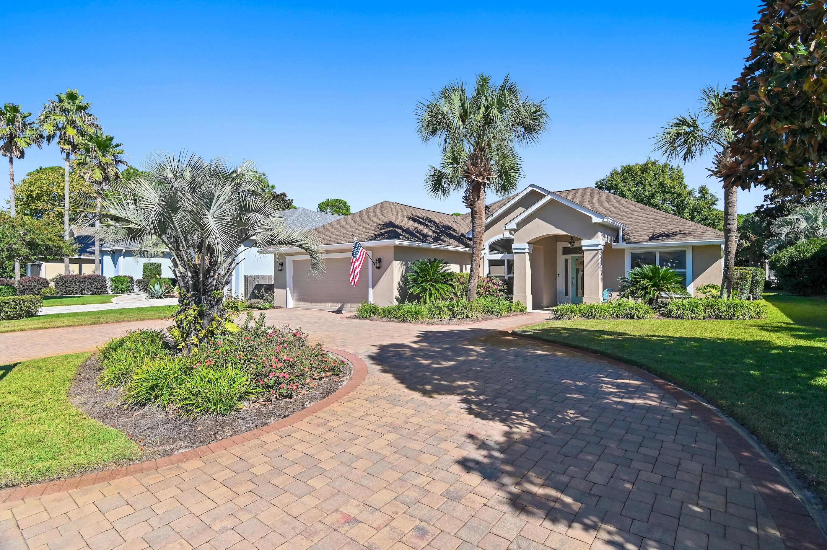 Emerald Lakes - Residential