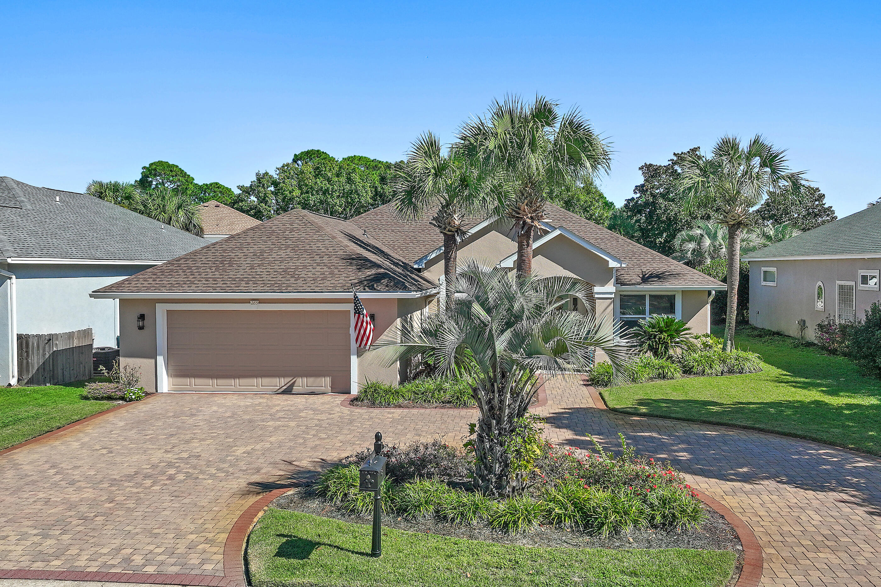 Emerald Lakes - Residential