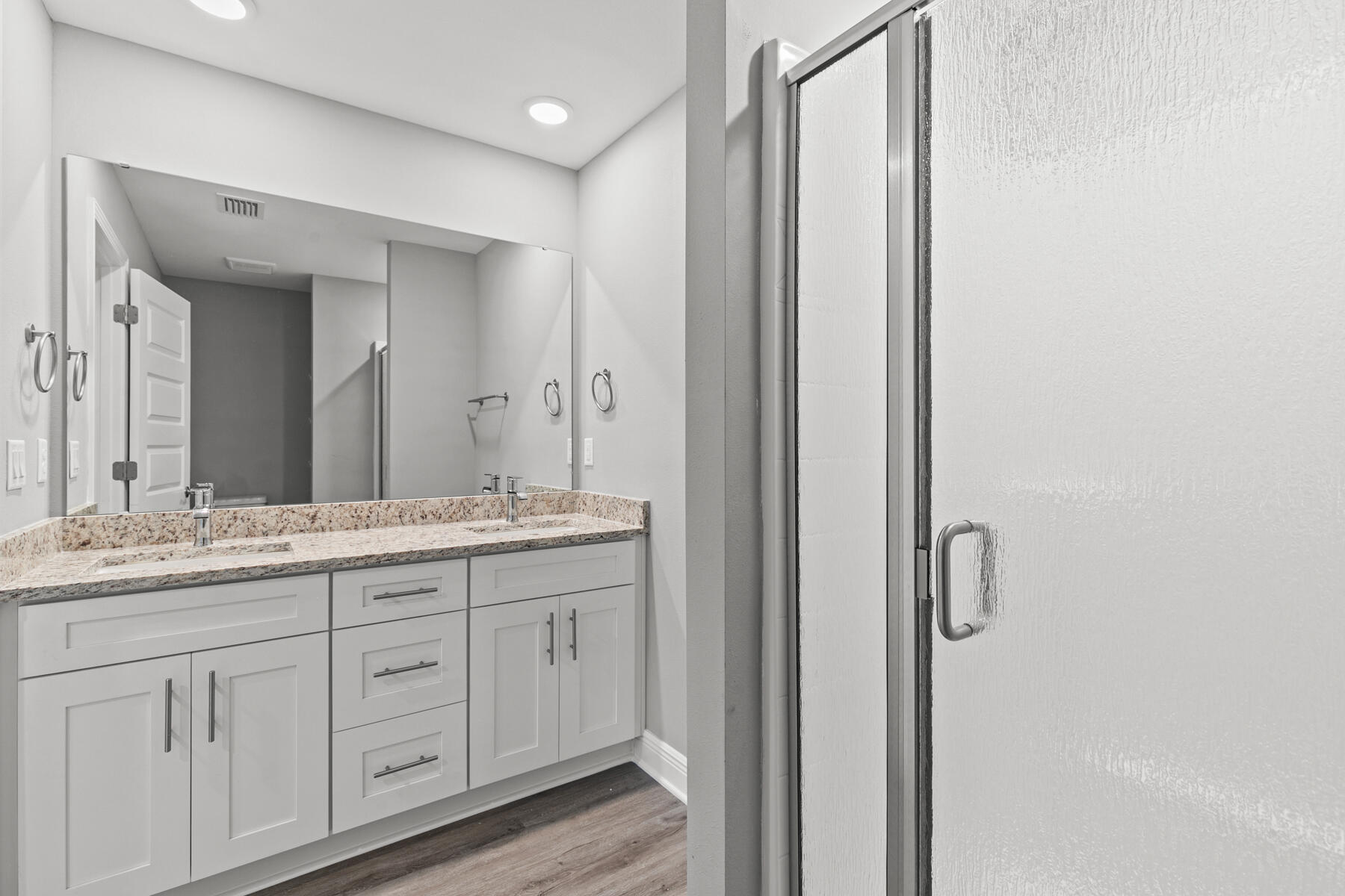 Vicki Leigh T/H - Residential