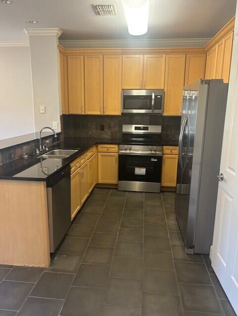 SOUTH HAVEN TOWNHOMES - Residential