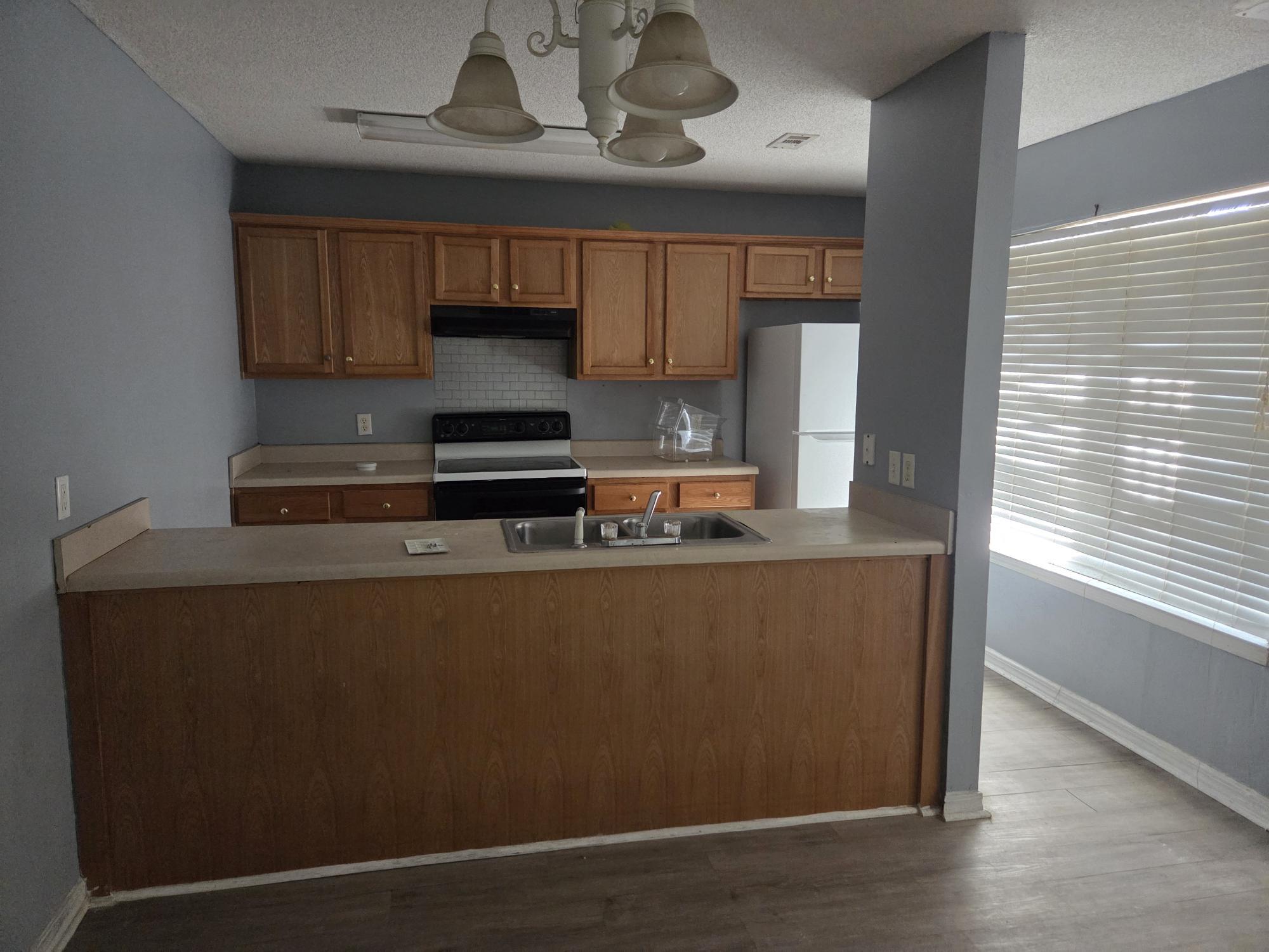 FAIRWAY VILLAS - Residential