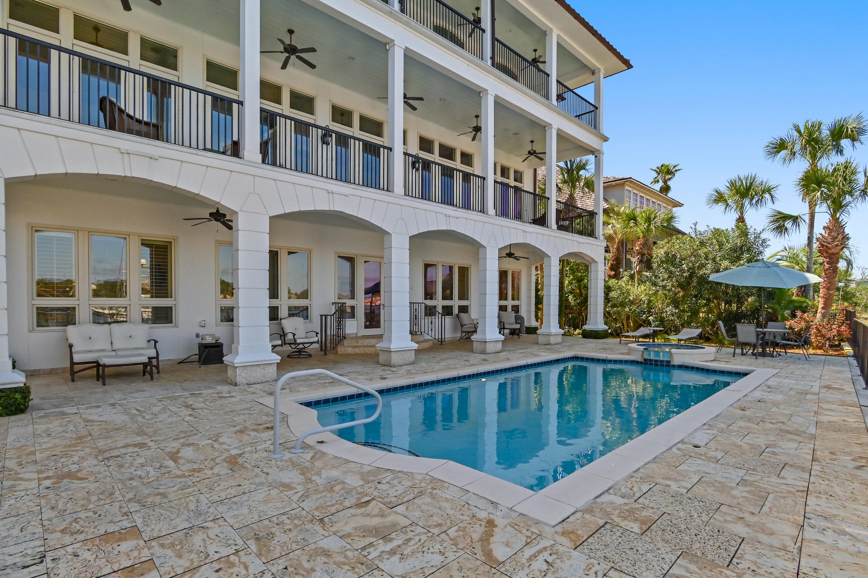 HOLIDAY ISLE - Residential