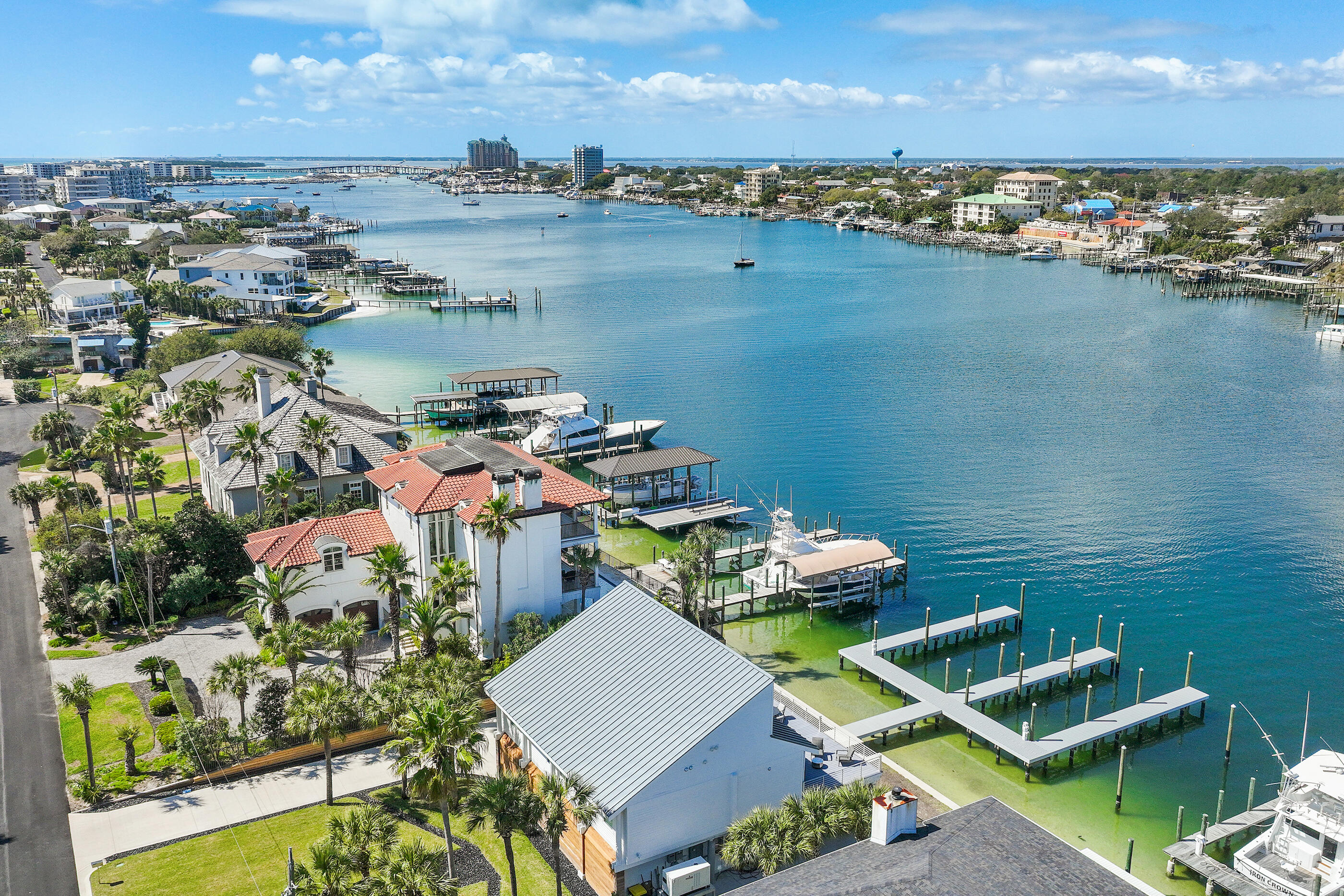 HOLIDAY ISLE - Residential