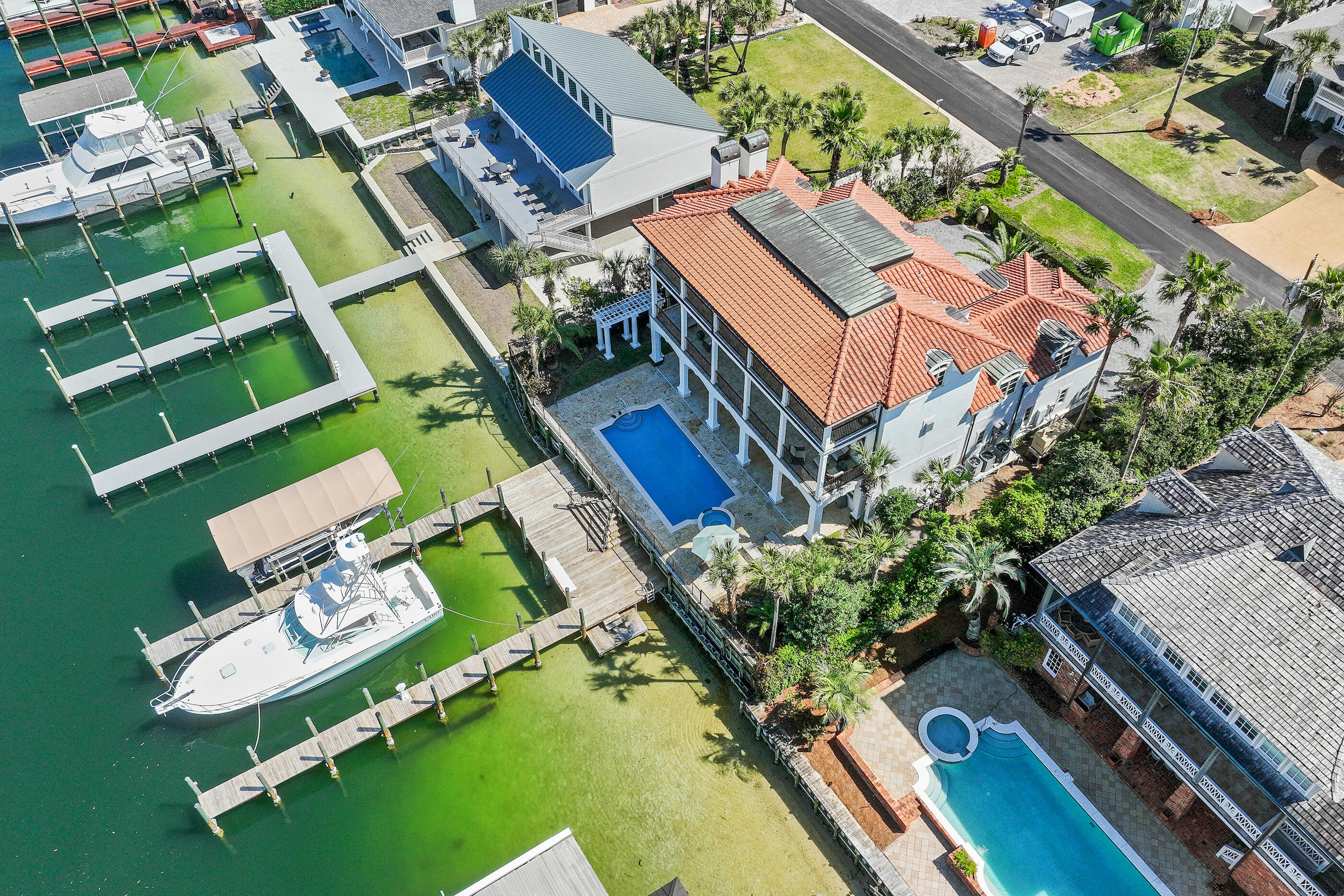 HOLIDAY ISLE - Residential