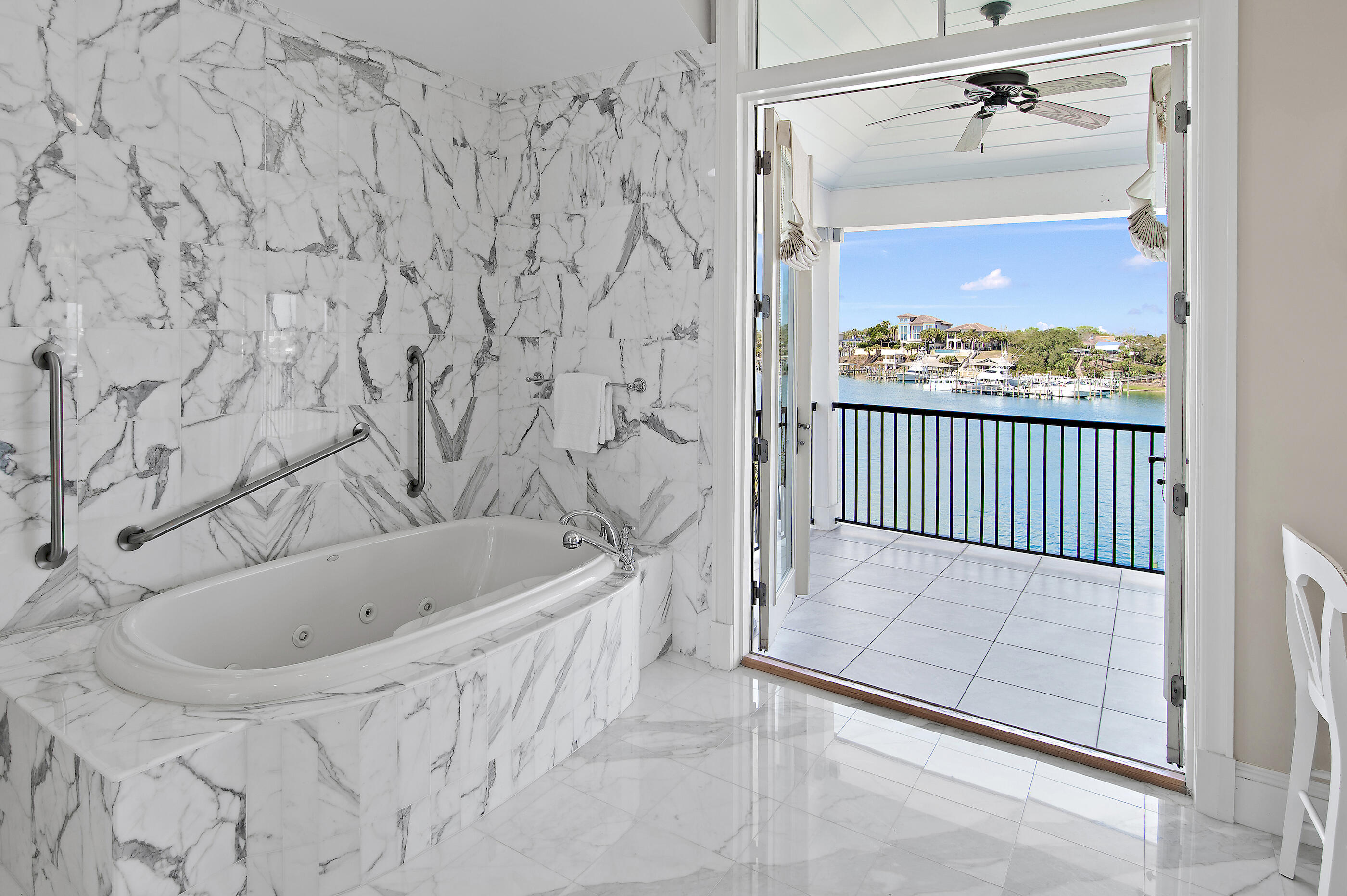 HOLIDAY ISLE - Residential