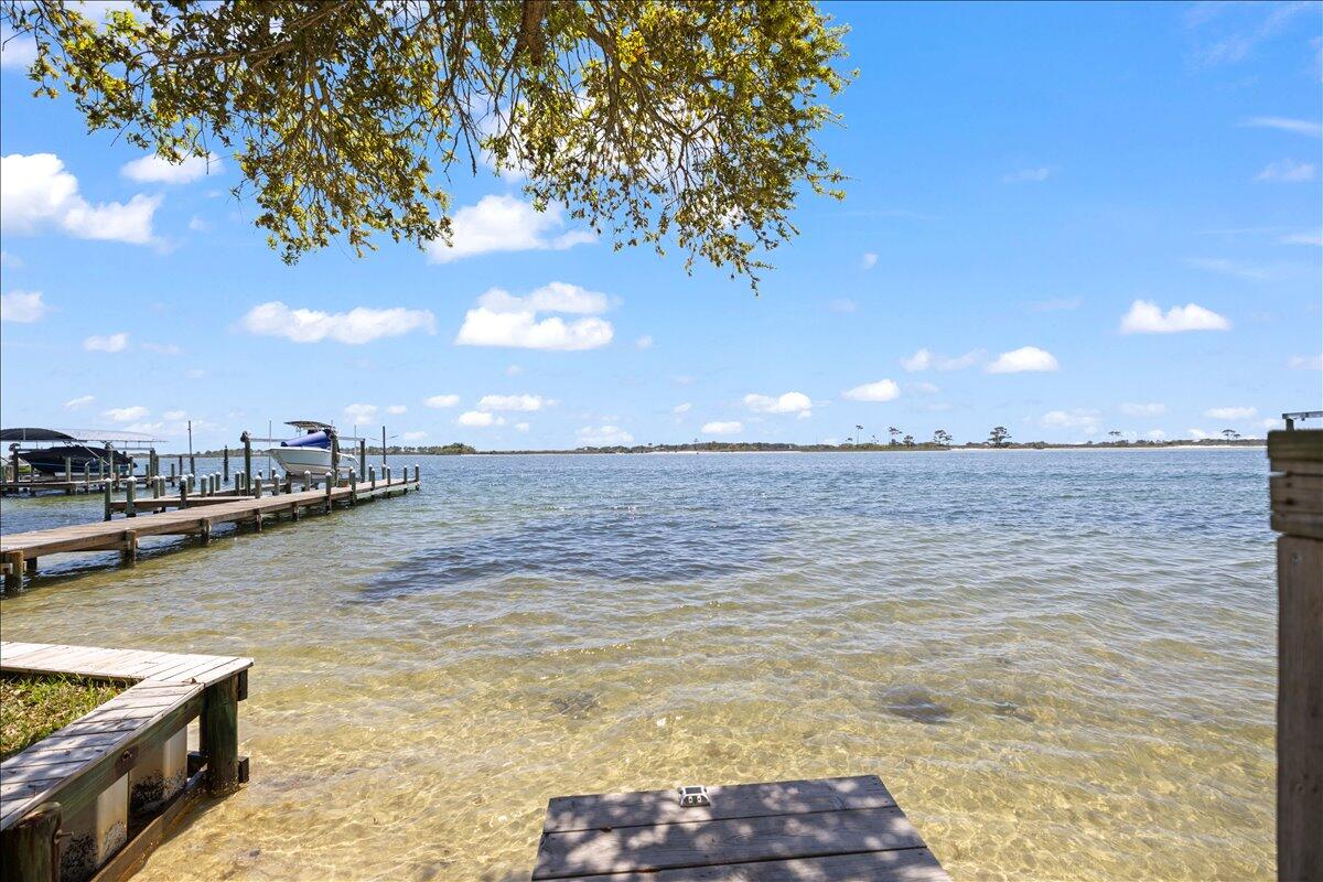 PLANTATION OAKS OF MARY ESTHER - Residential