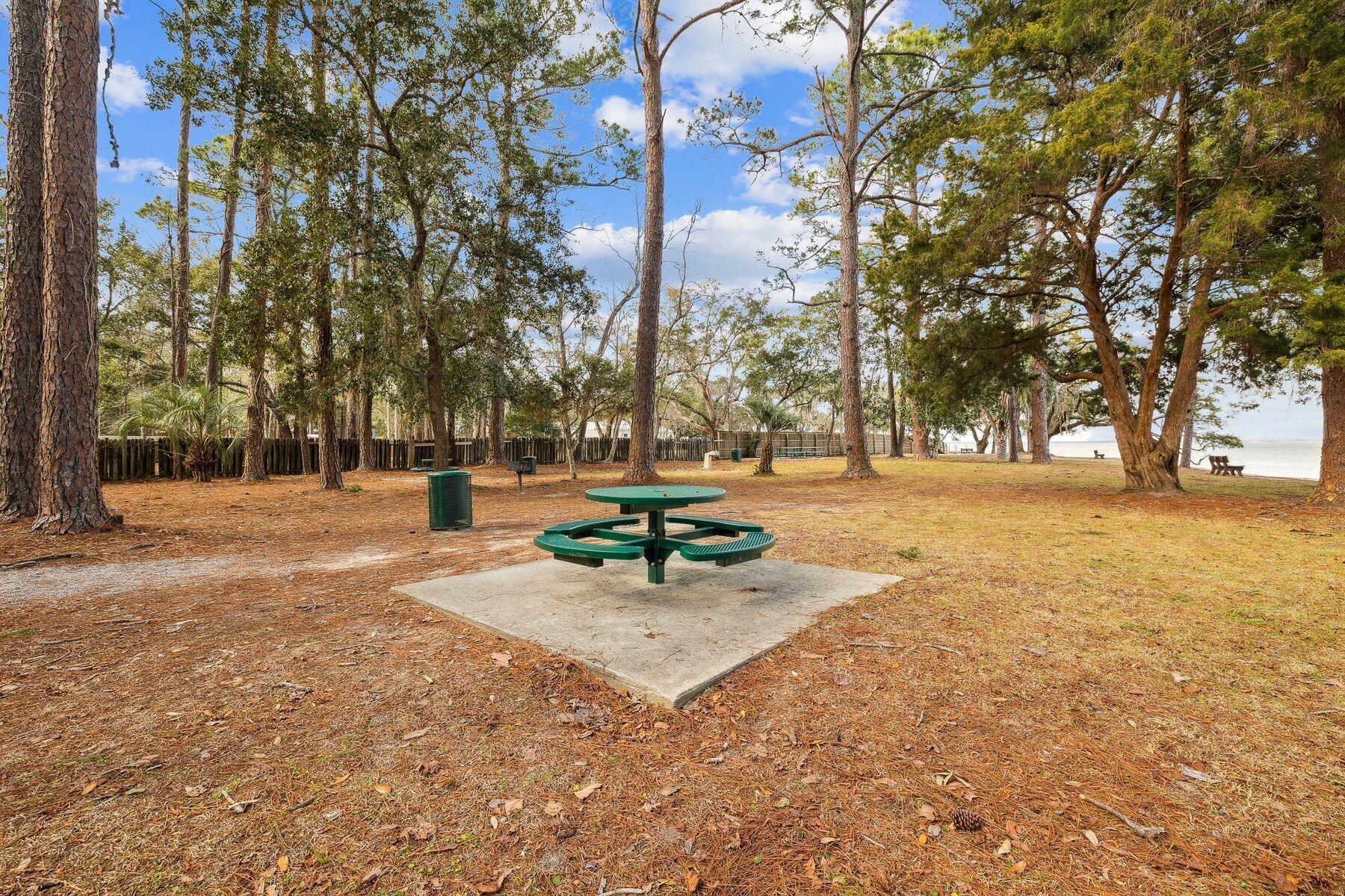 PINE TRACE - Residential