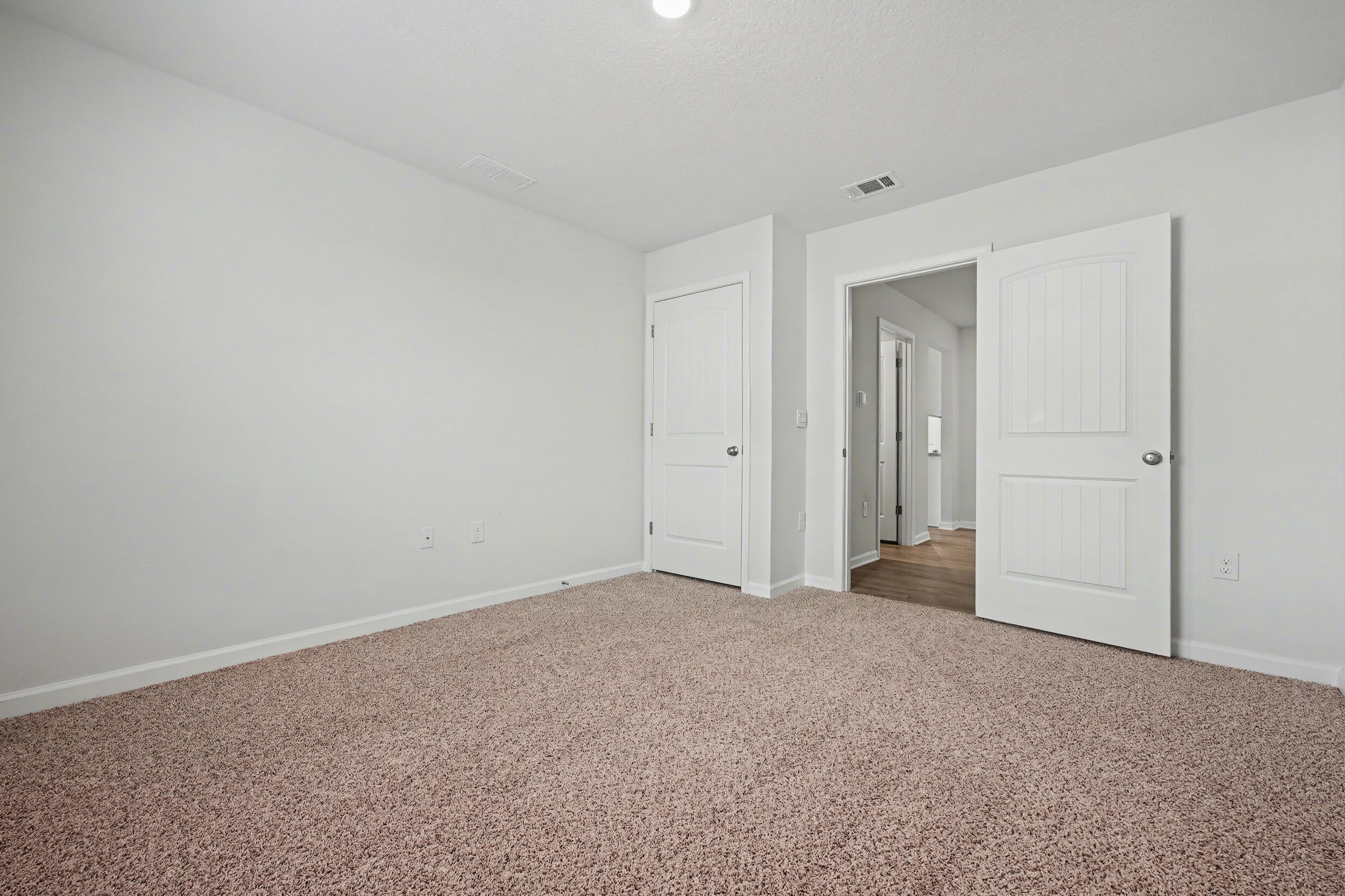 LAKERIDGE EST - Residential