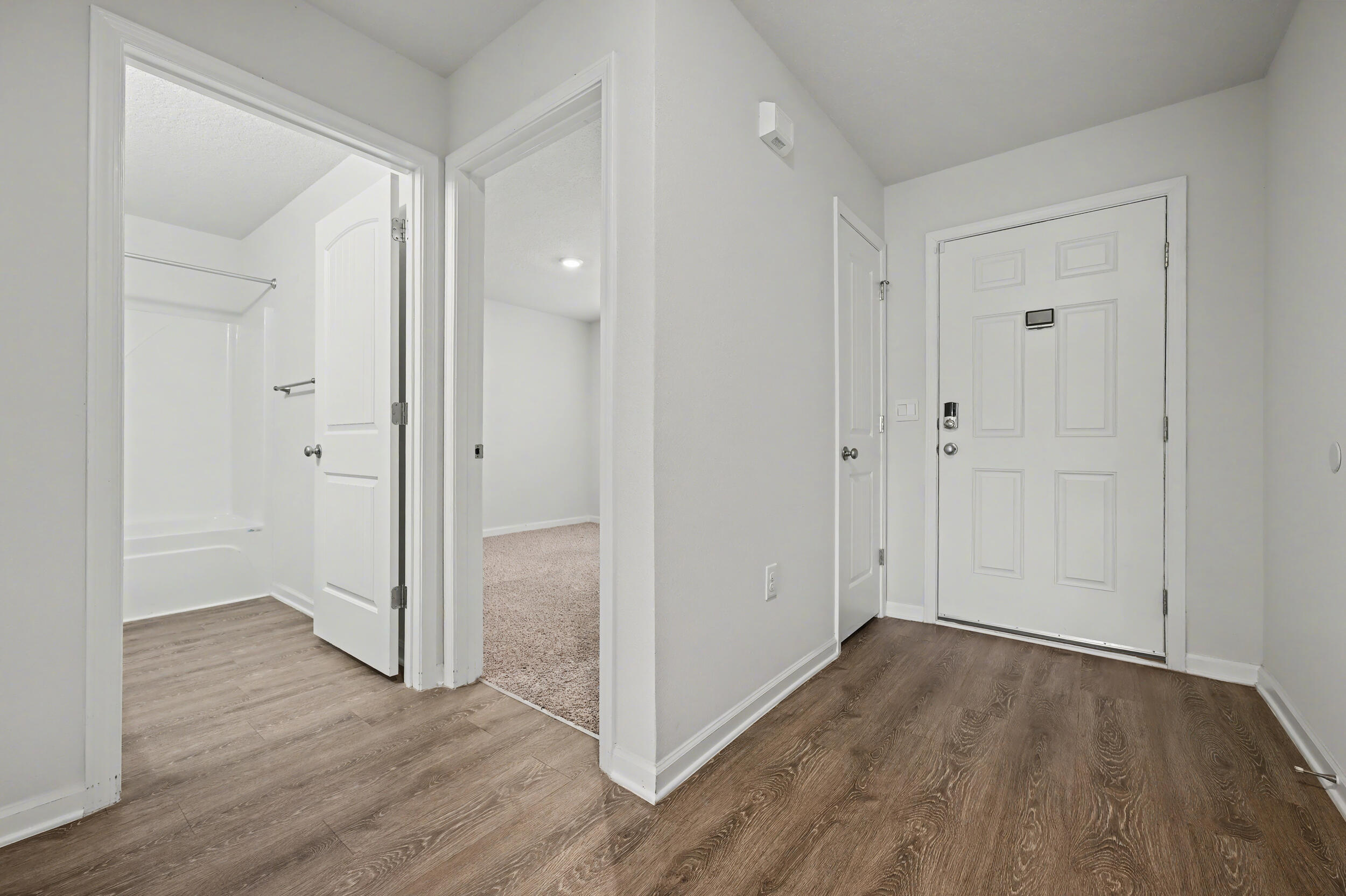 LAKERIDGE EST - Residential