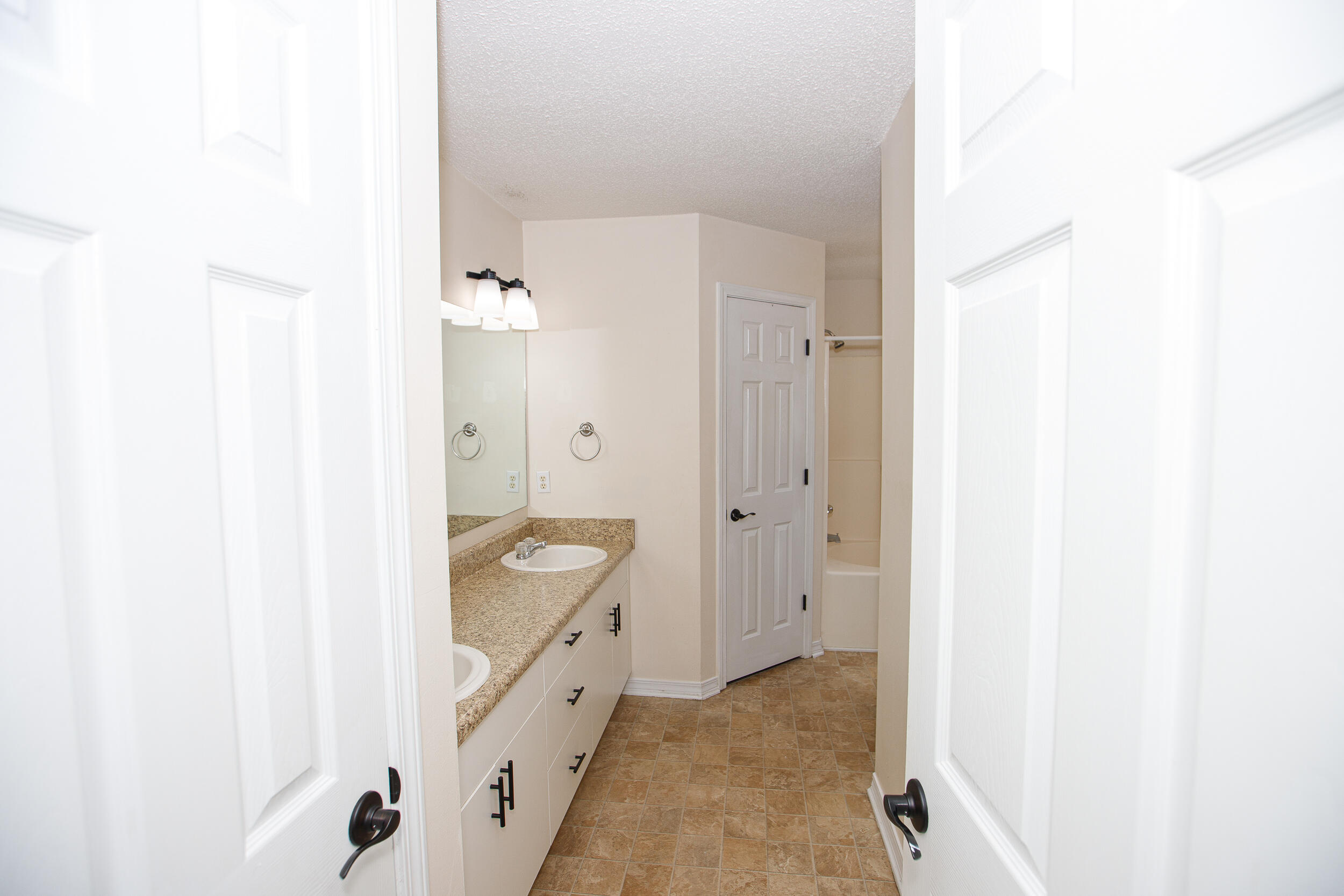 COUNTRYVIEW ESTATES 4TH ADDN - Residential