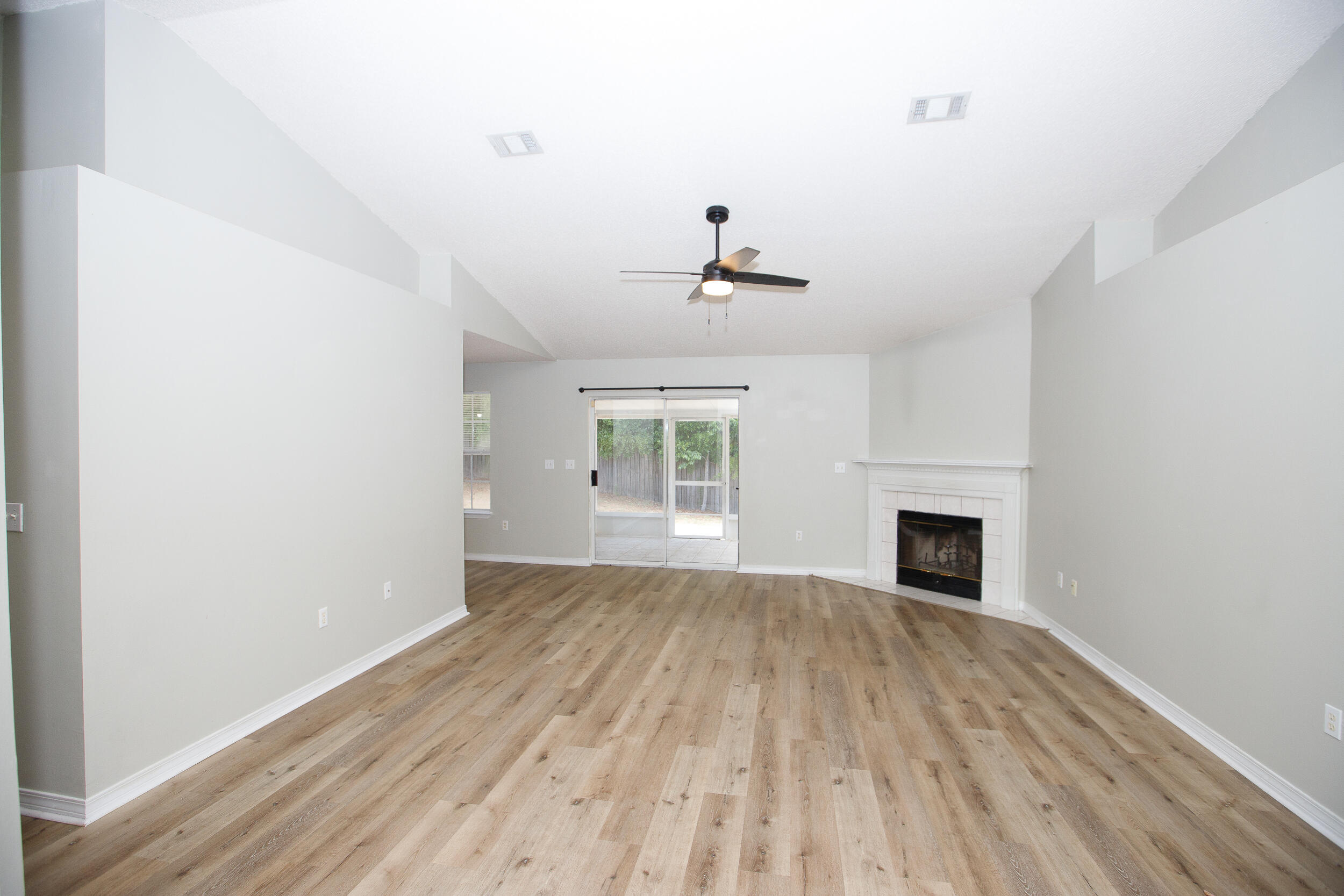 COUNTRYVIEW ESTATES 4TH ADDN - Residential