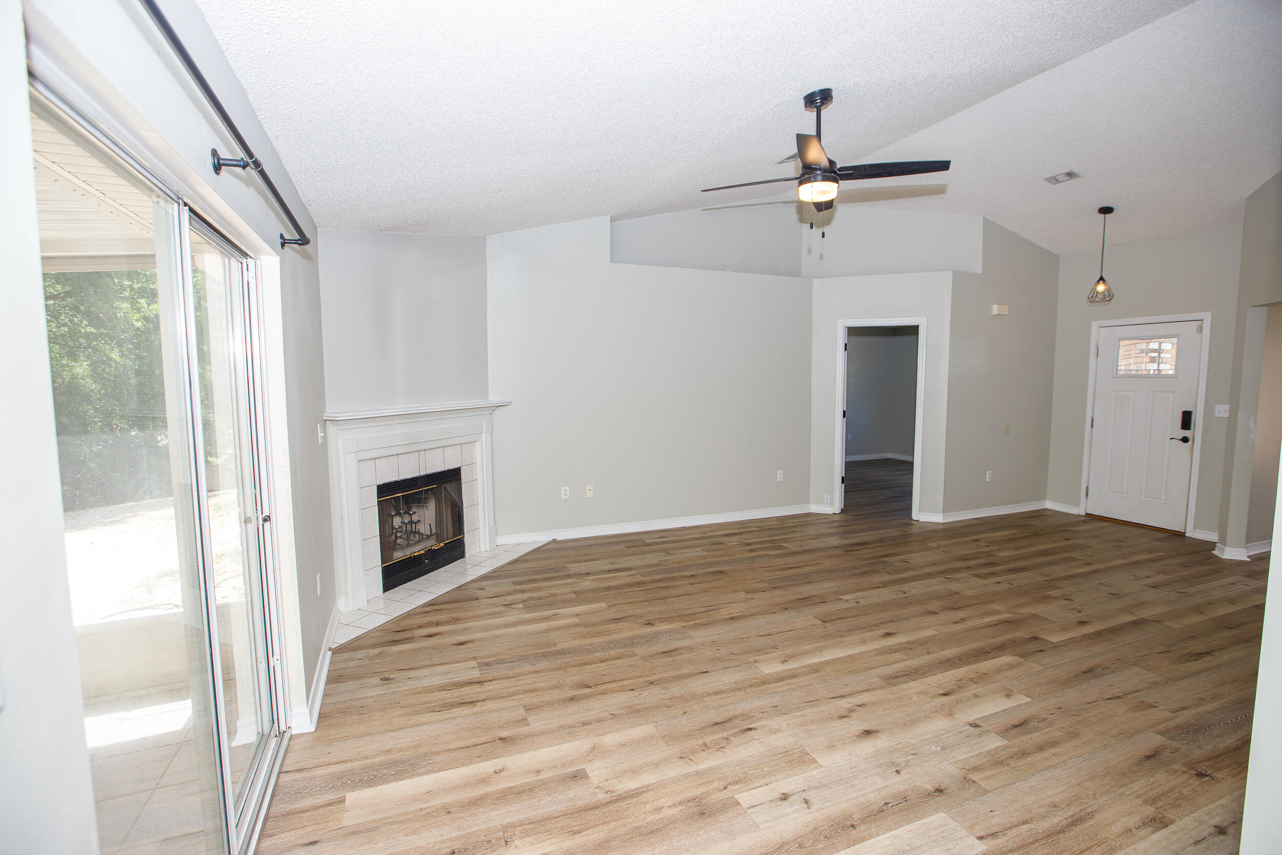 COUNTRYVIEW ESTATES 4TH ADDN - Residential