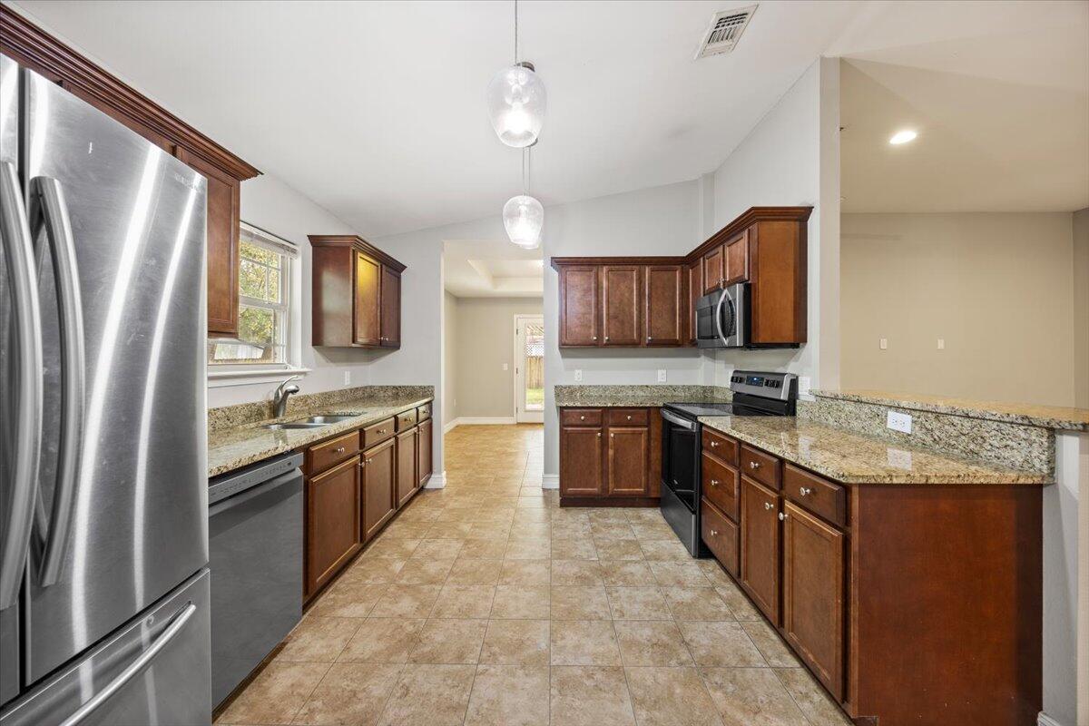 RIVER OAKS - Residential