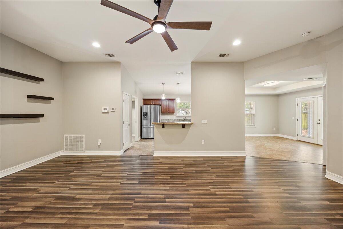 RIVER OAKS - Residential