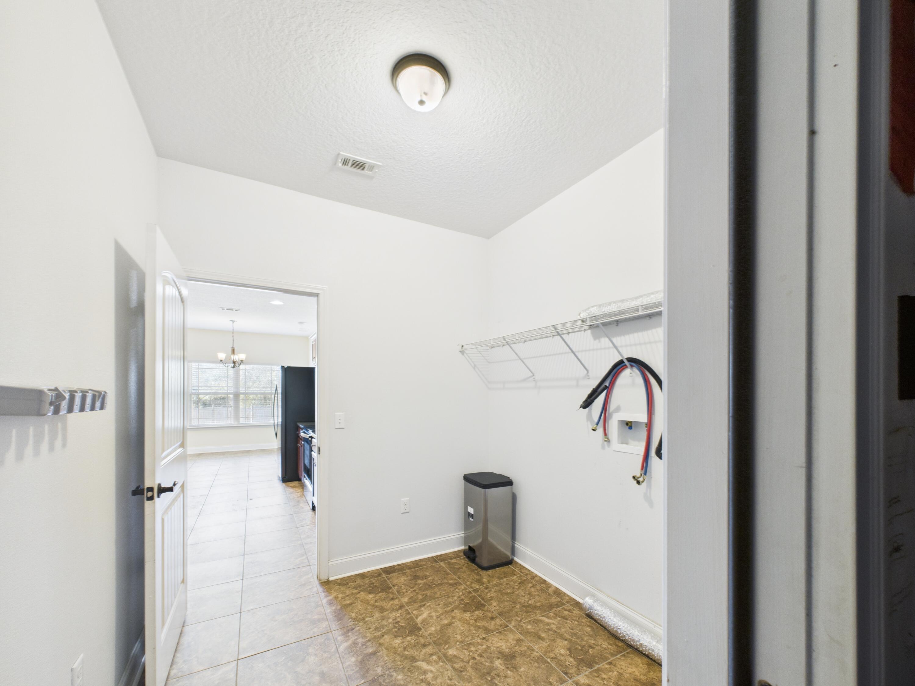 PLANTATION OAKS S/D - Residential Lease