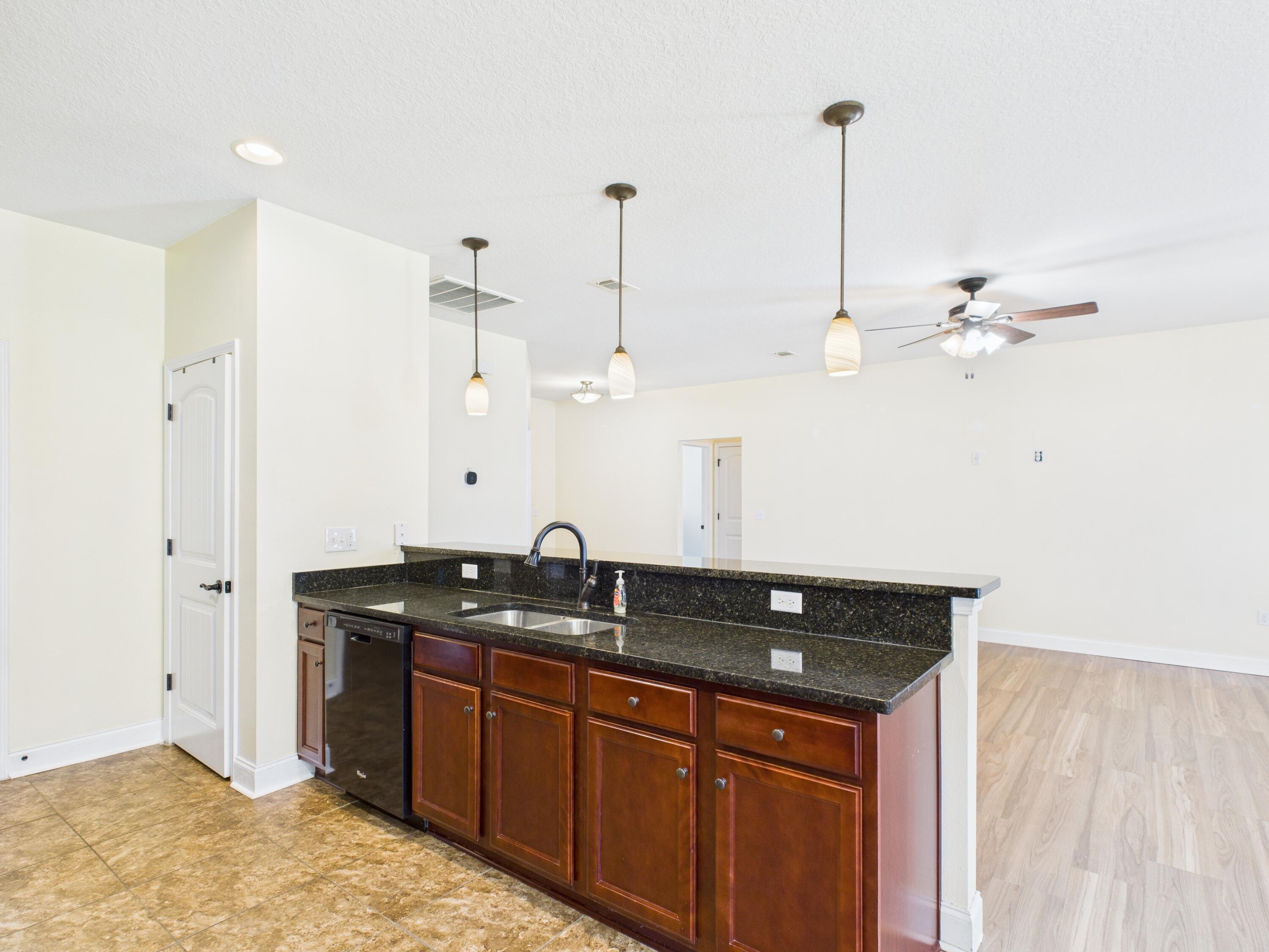 PLANTATION OAKS S/D - Residential Lease