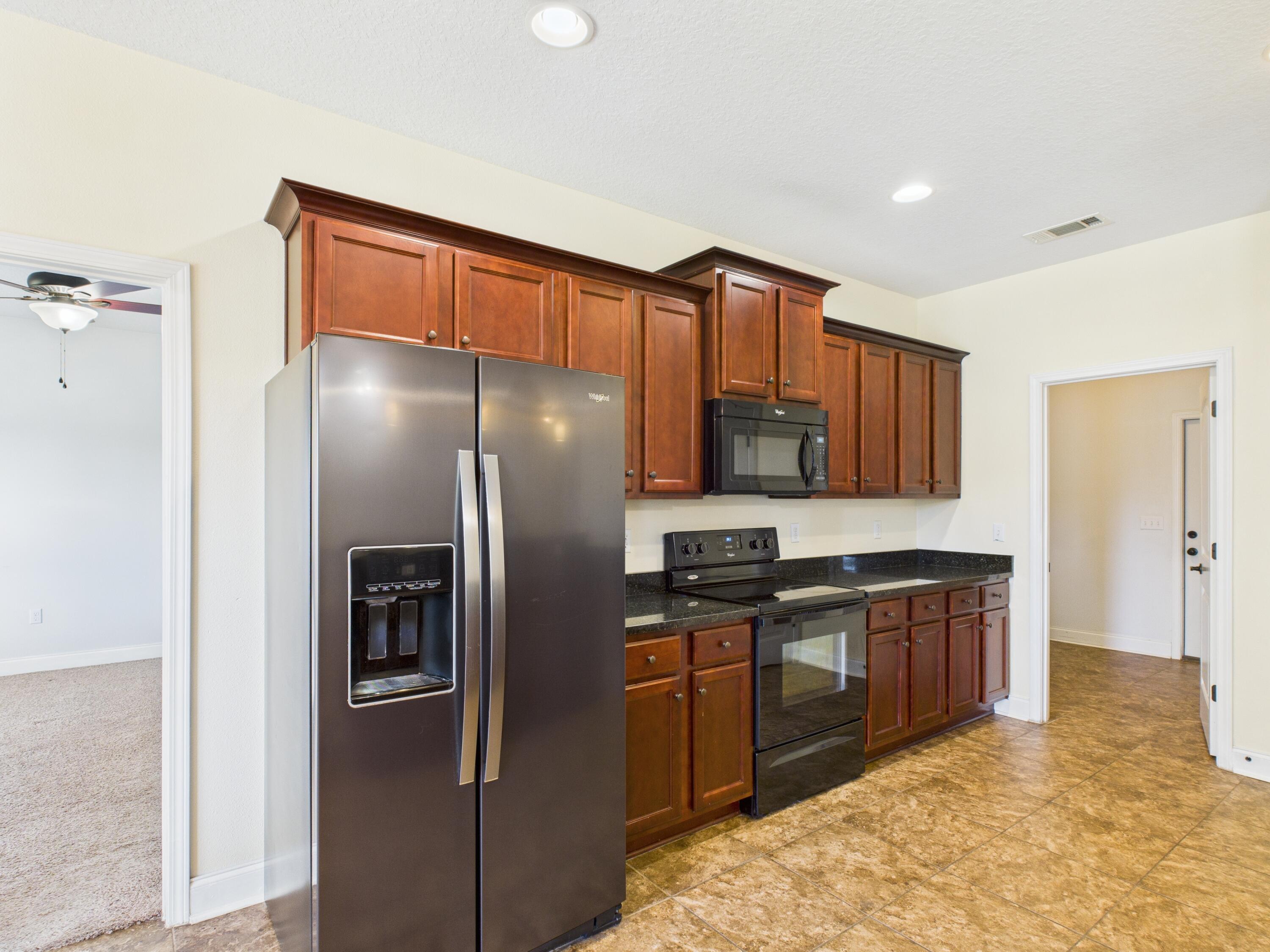 PLANTATION OAKS S/D - Residential Lease