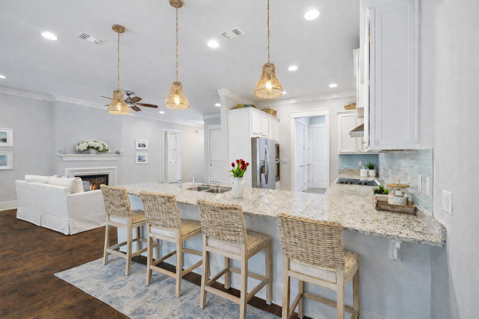 PARADISE COVE - Residential