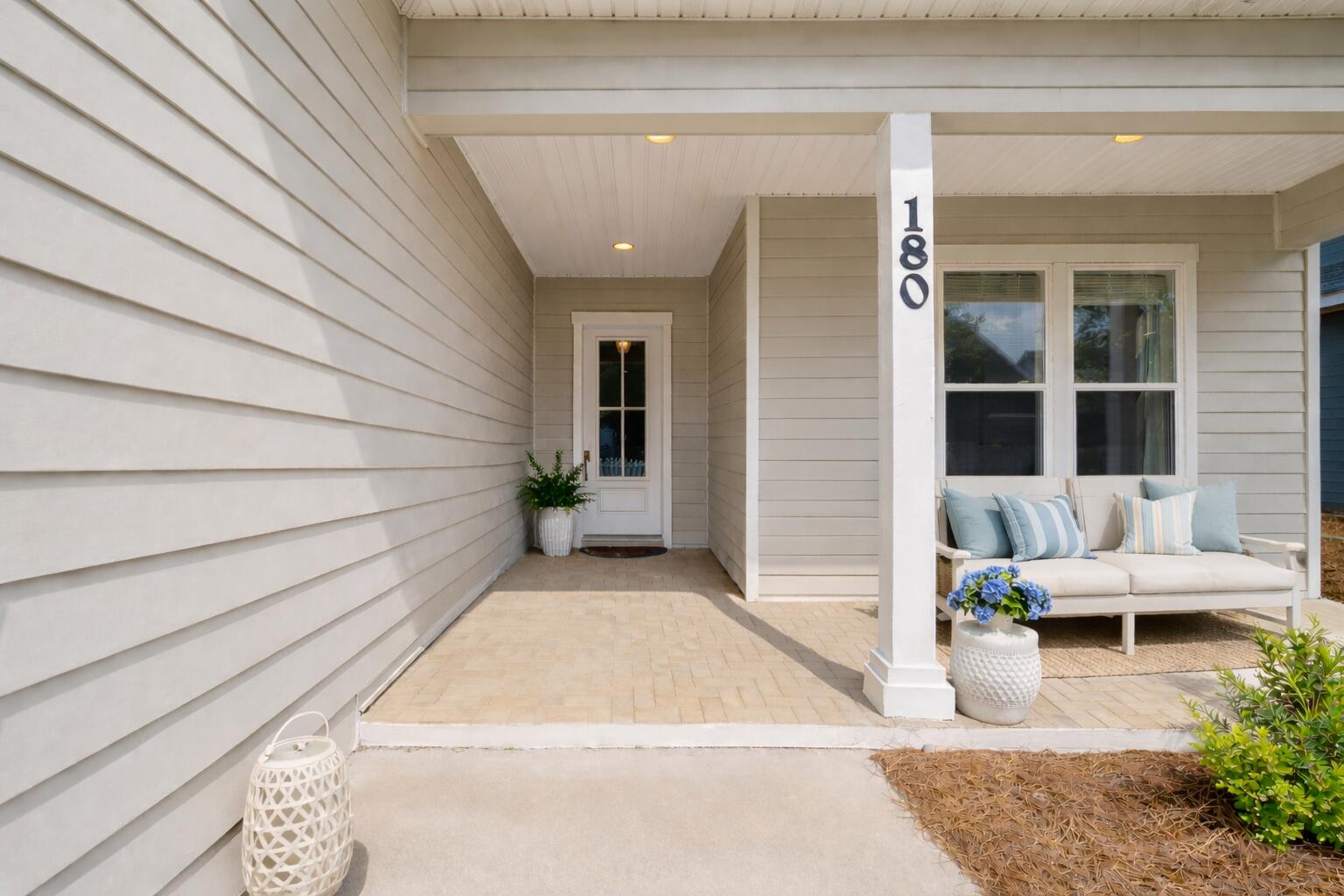 PARADISE COVE - Residential