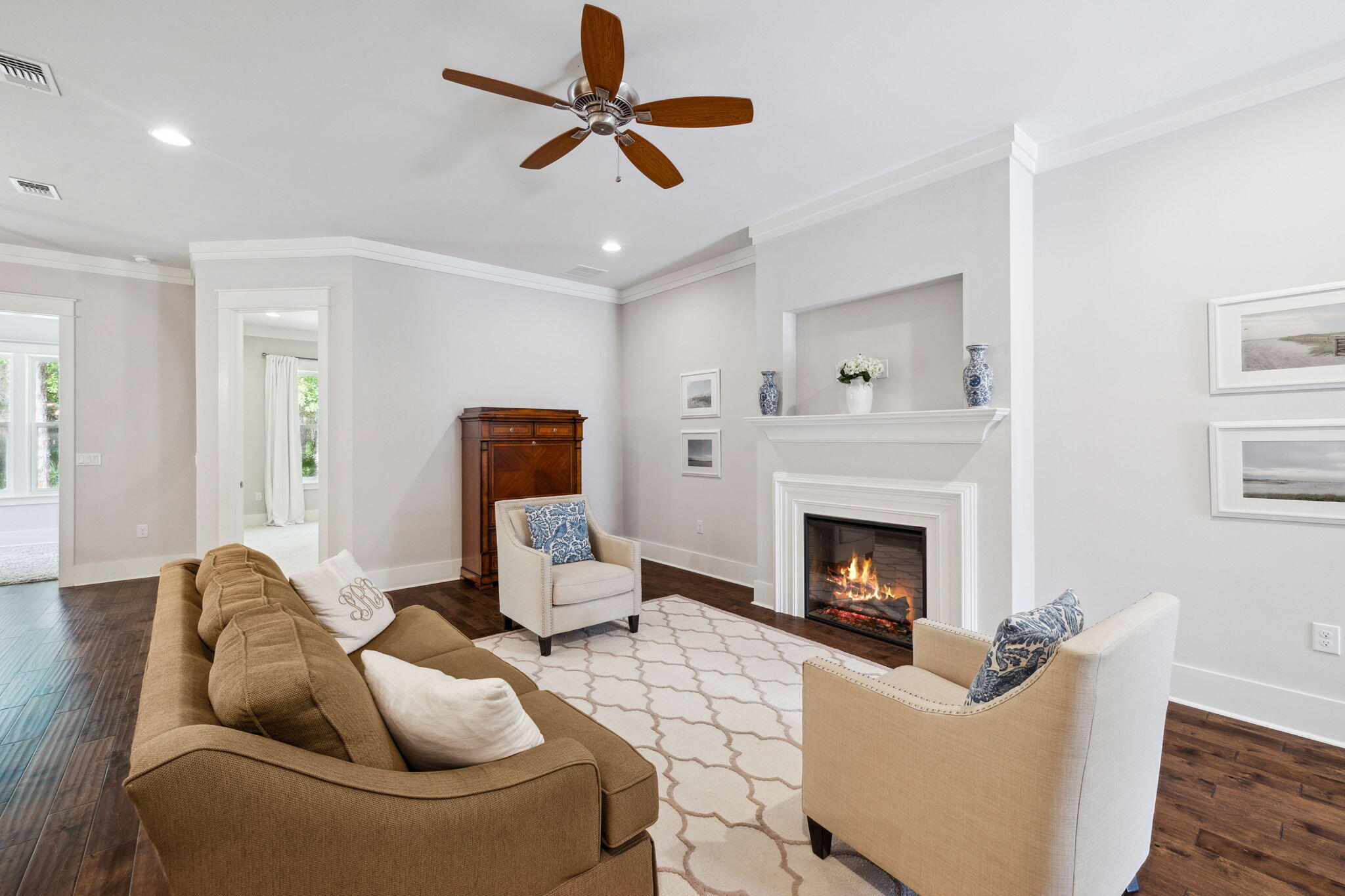 PARADISE COVE - Residential