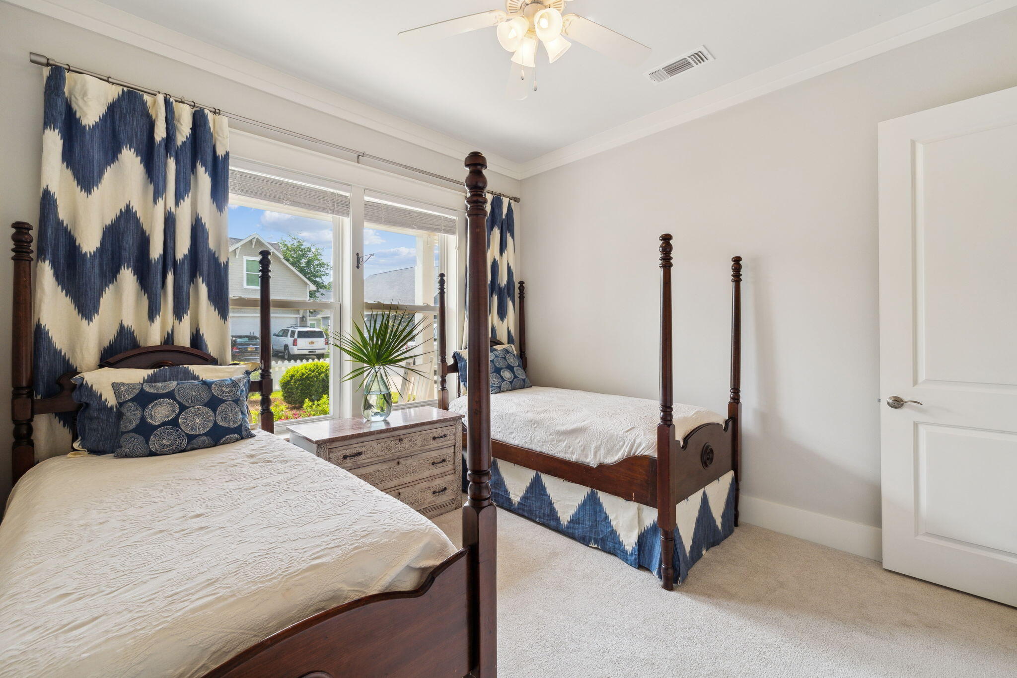 PARADISE COVE - Residential