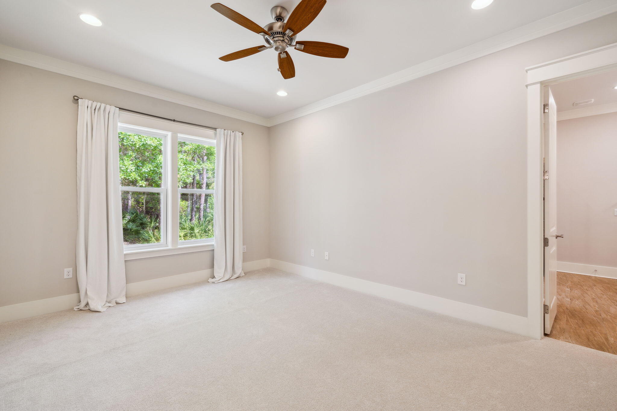 PARADISE COVE - Residential