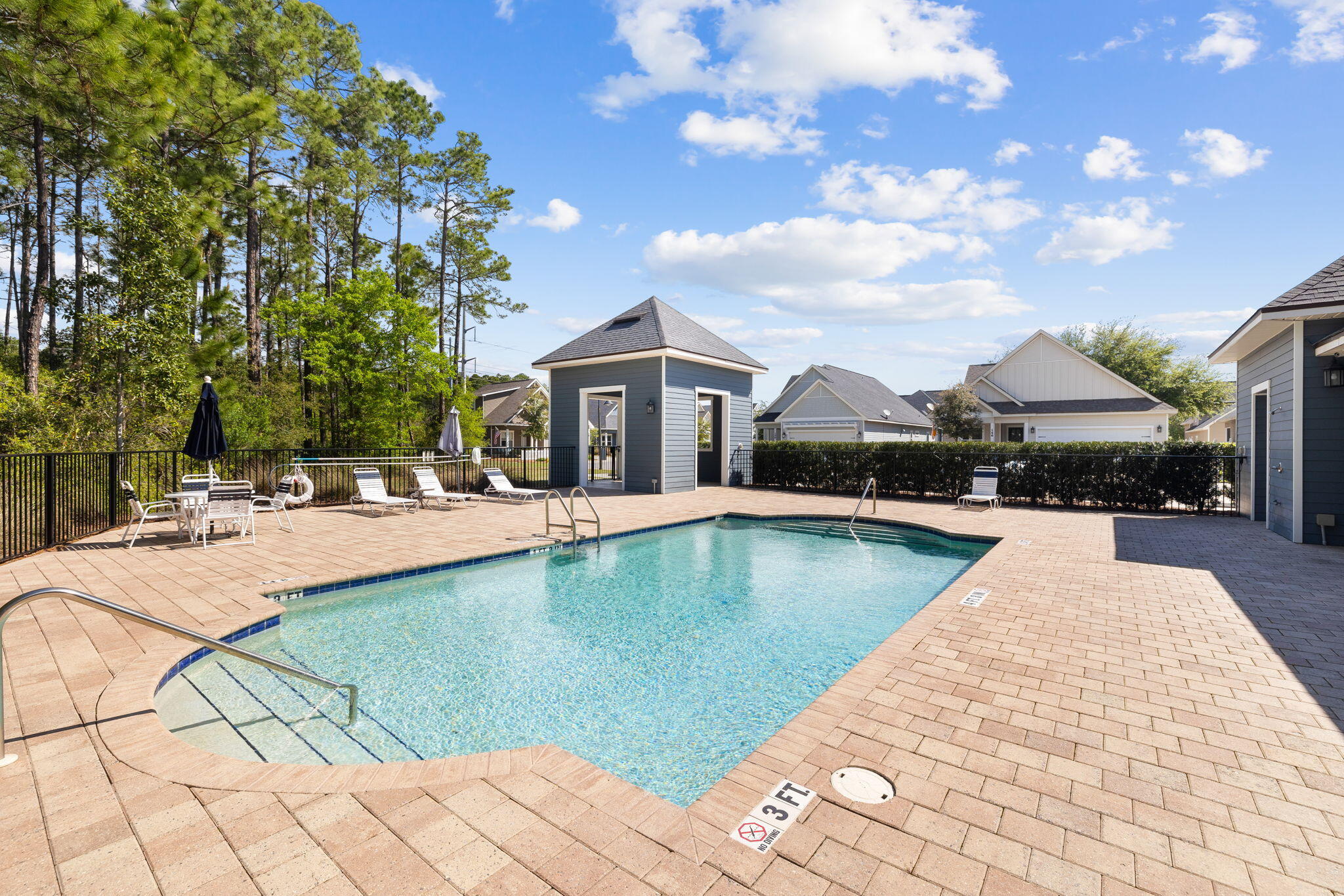 PARADISE COVE - Residential