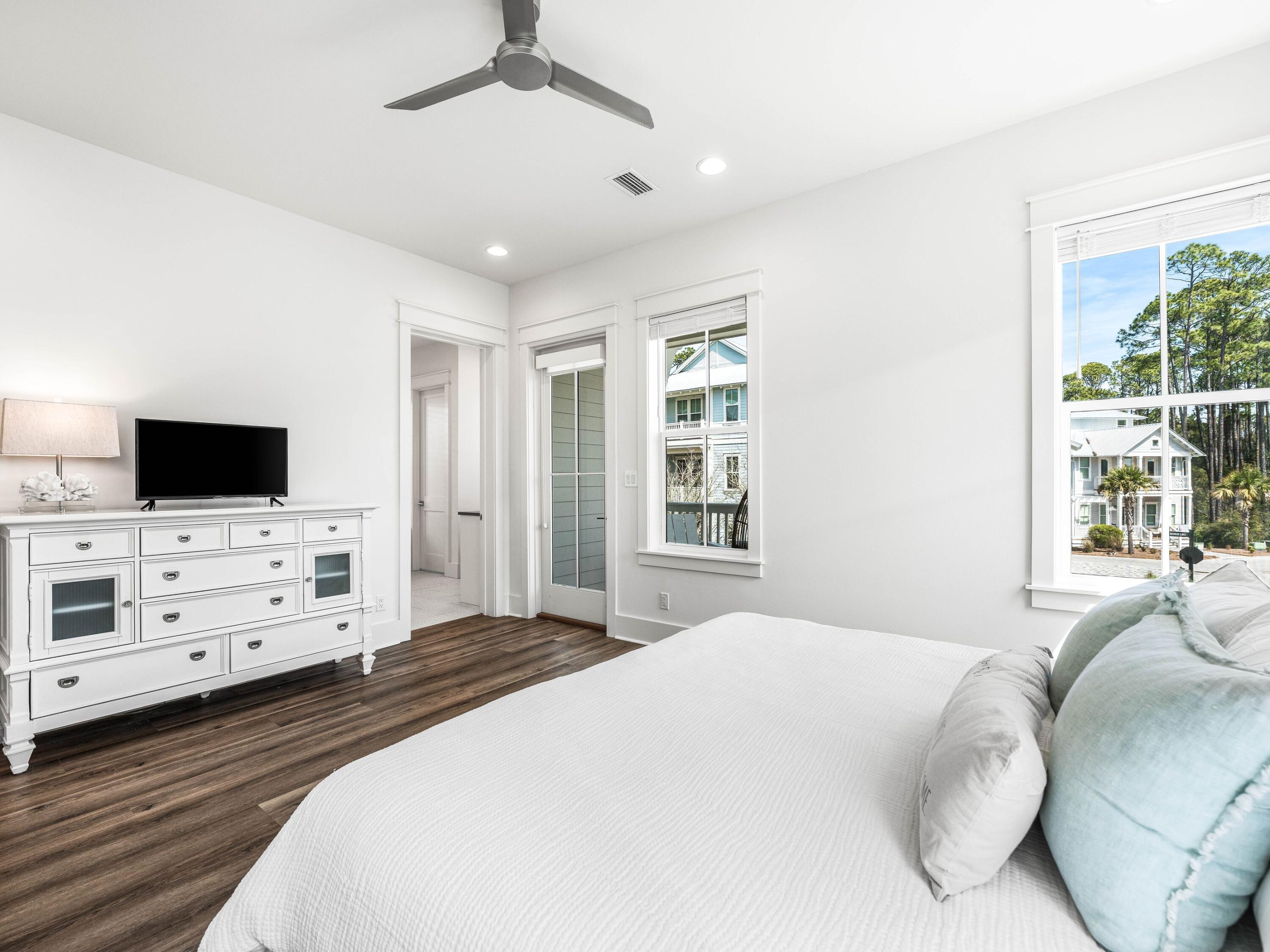 TREETOP VILLAGE - Residential