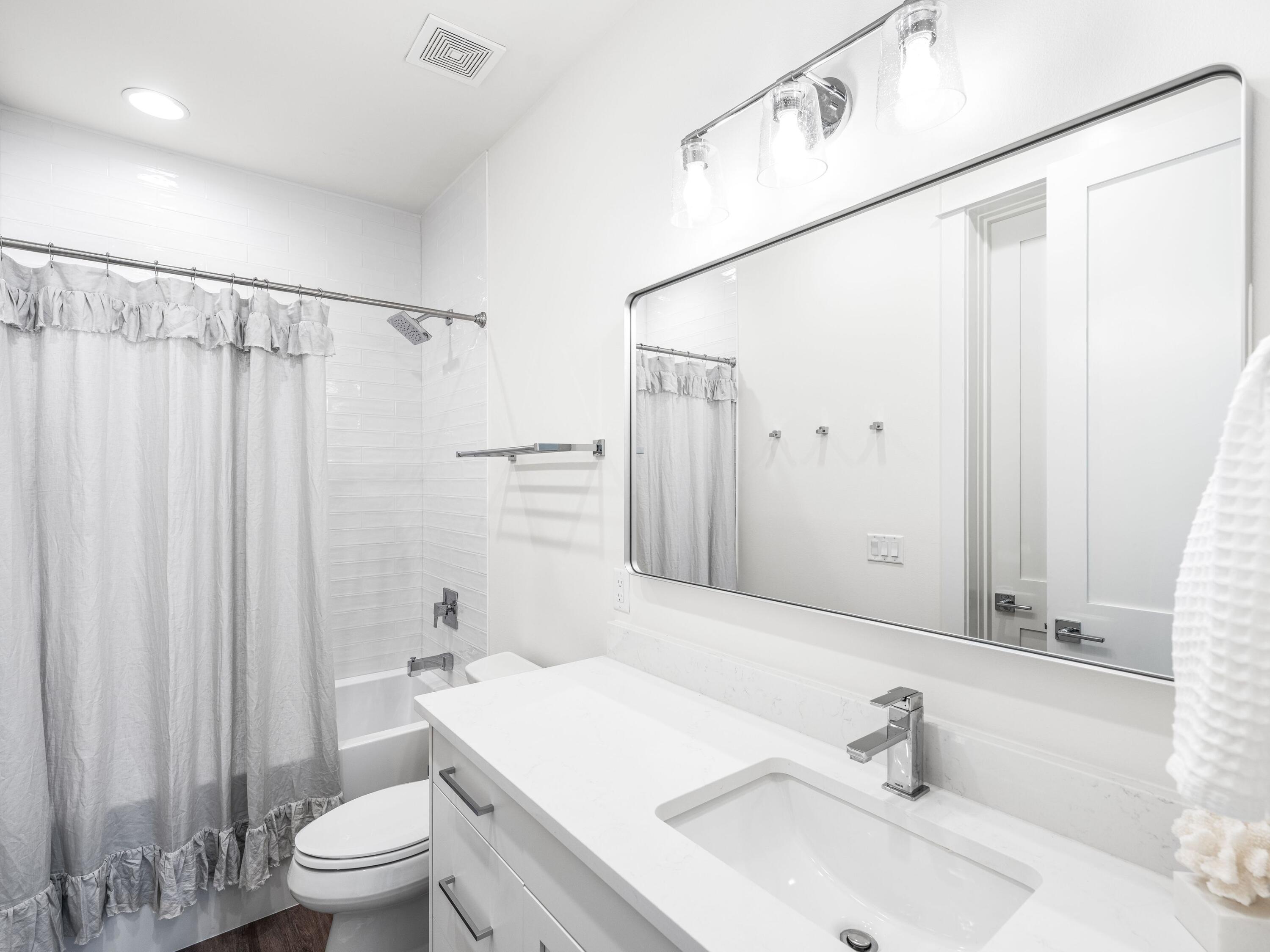 TREETOP VILLAGE - Residential