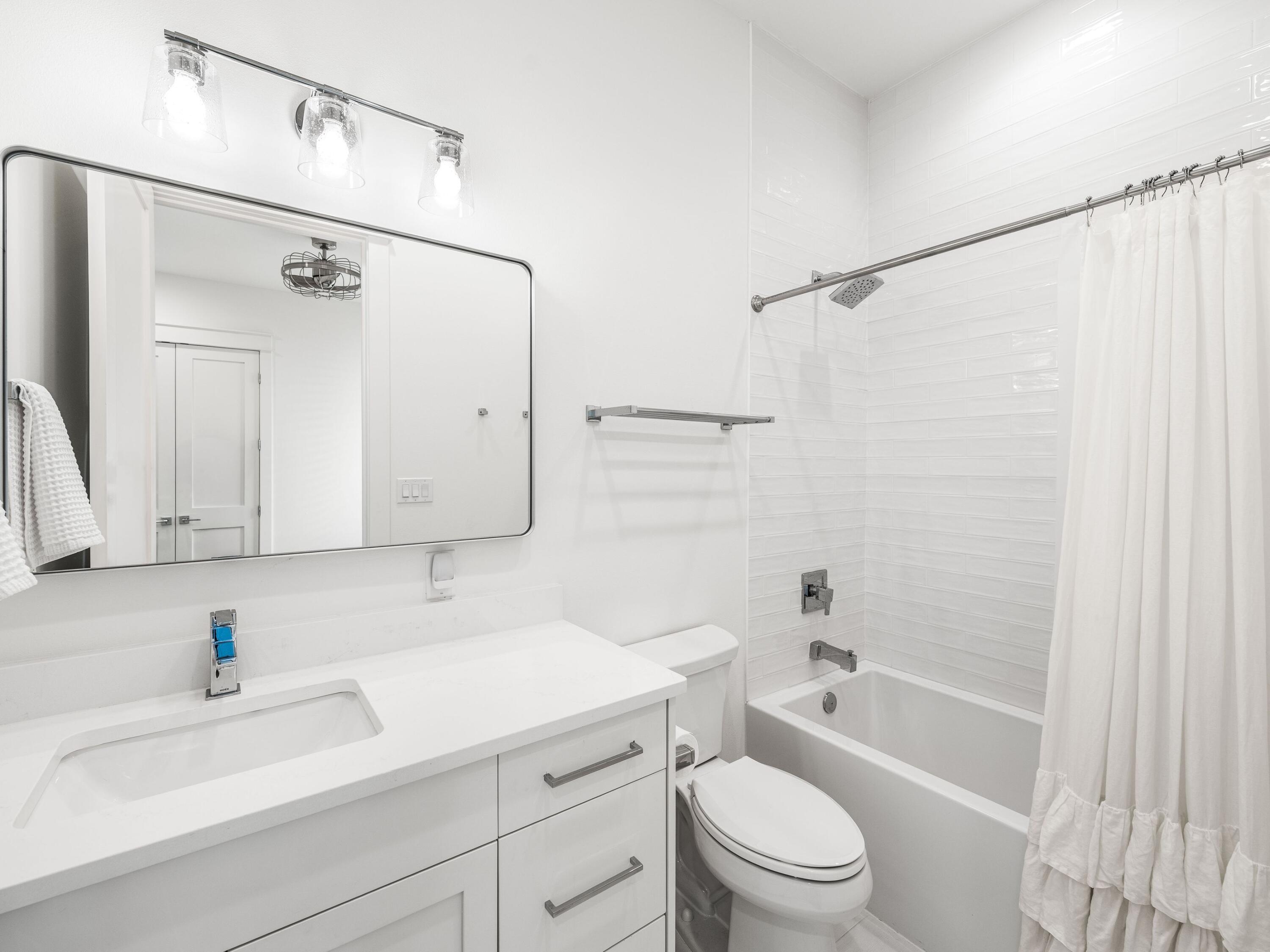 TREETOP VILLAGE - Residential