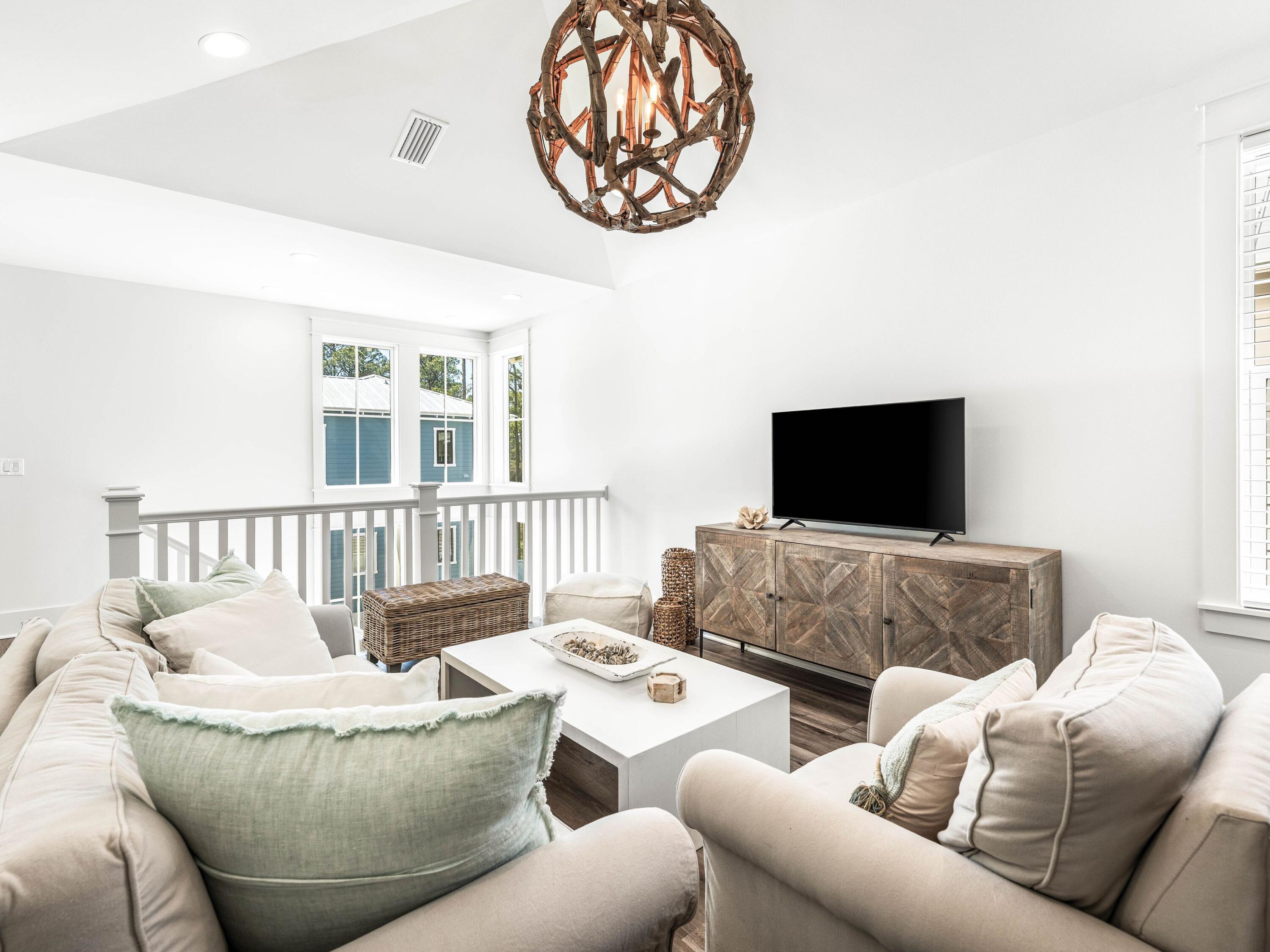 TREETOP VILLAGE - Residential