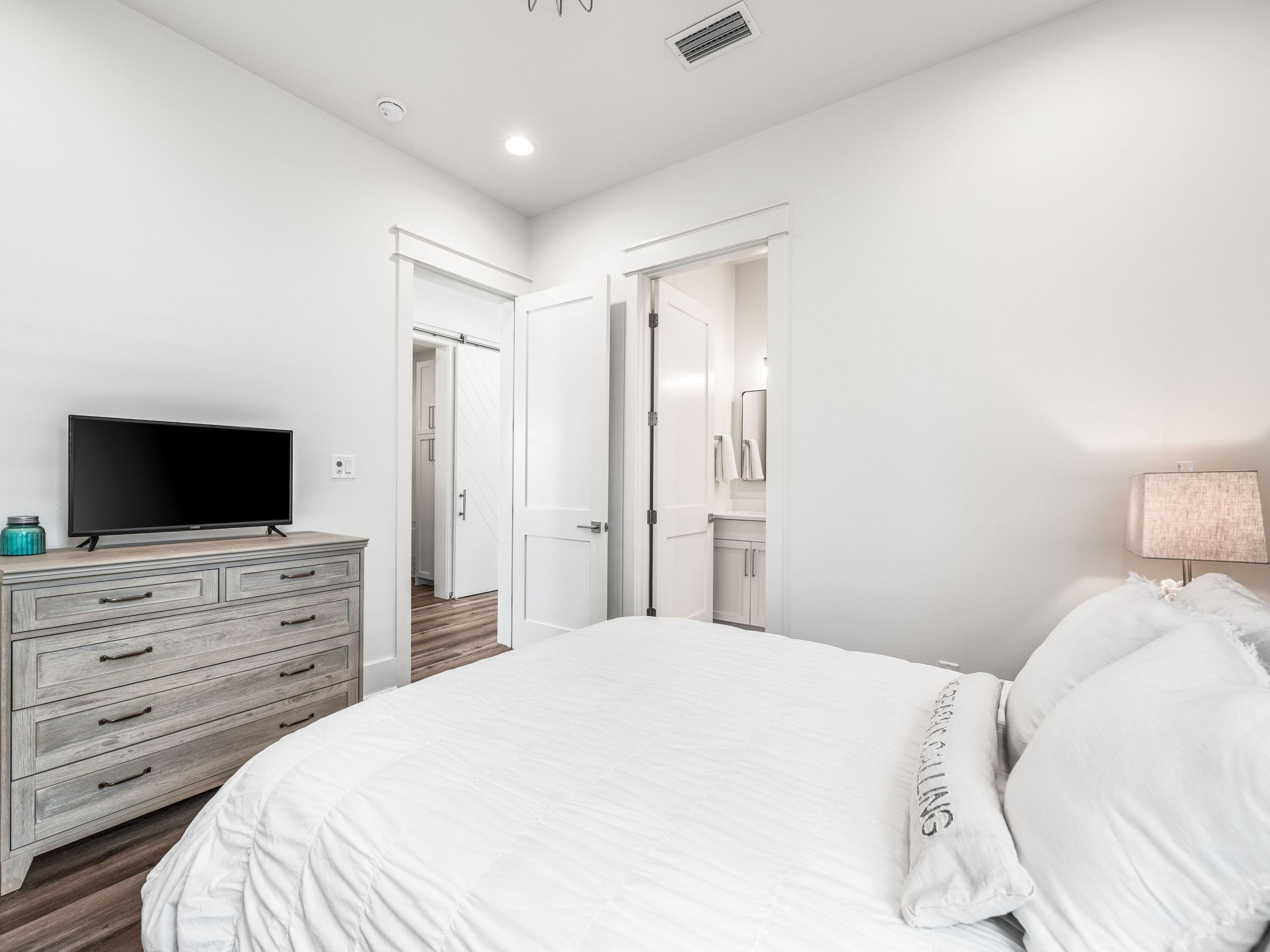 TREETOP VILLAGE - Residential