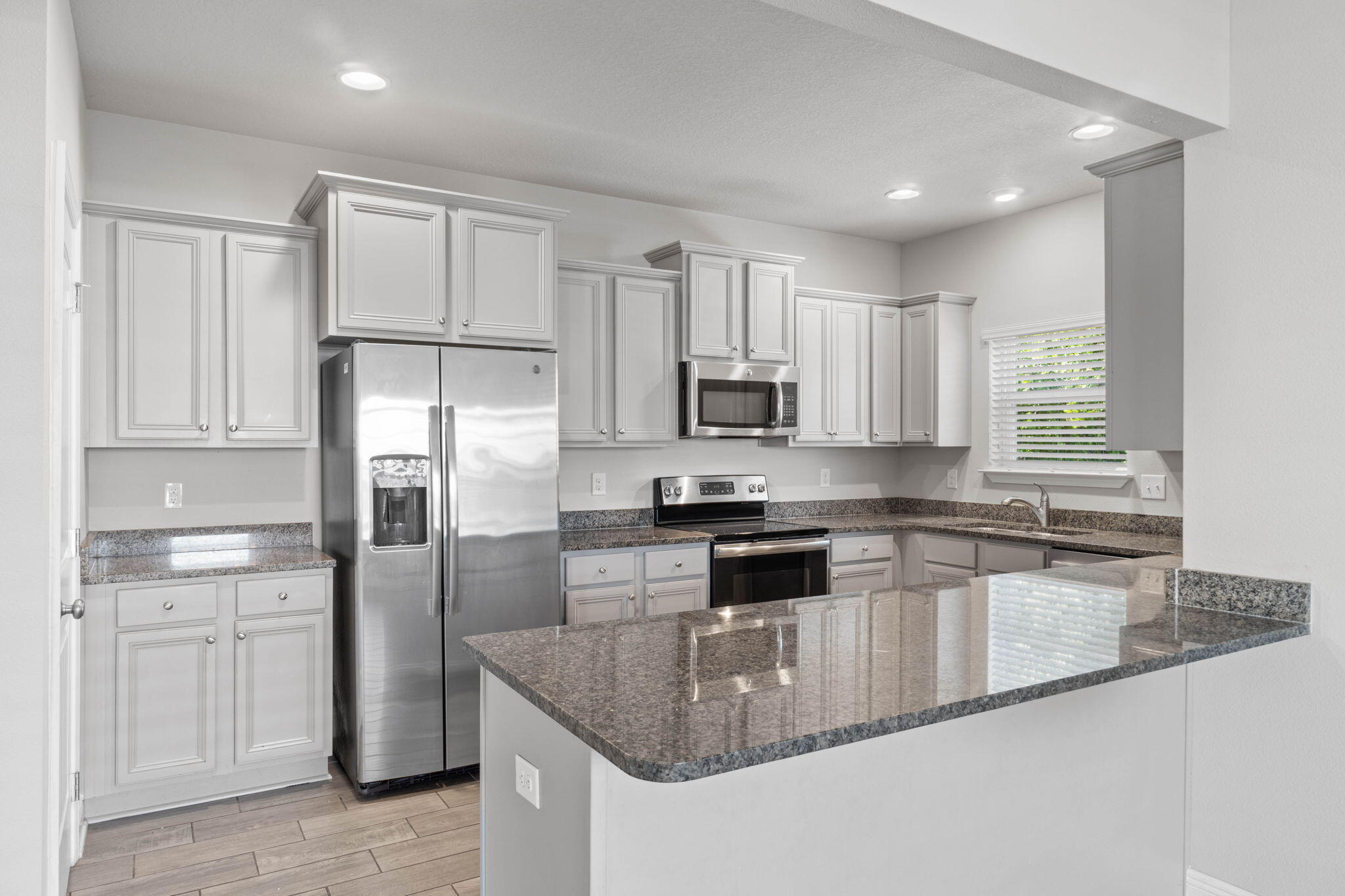 TRANQUILITY BY THE BAY - Residential