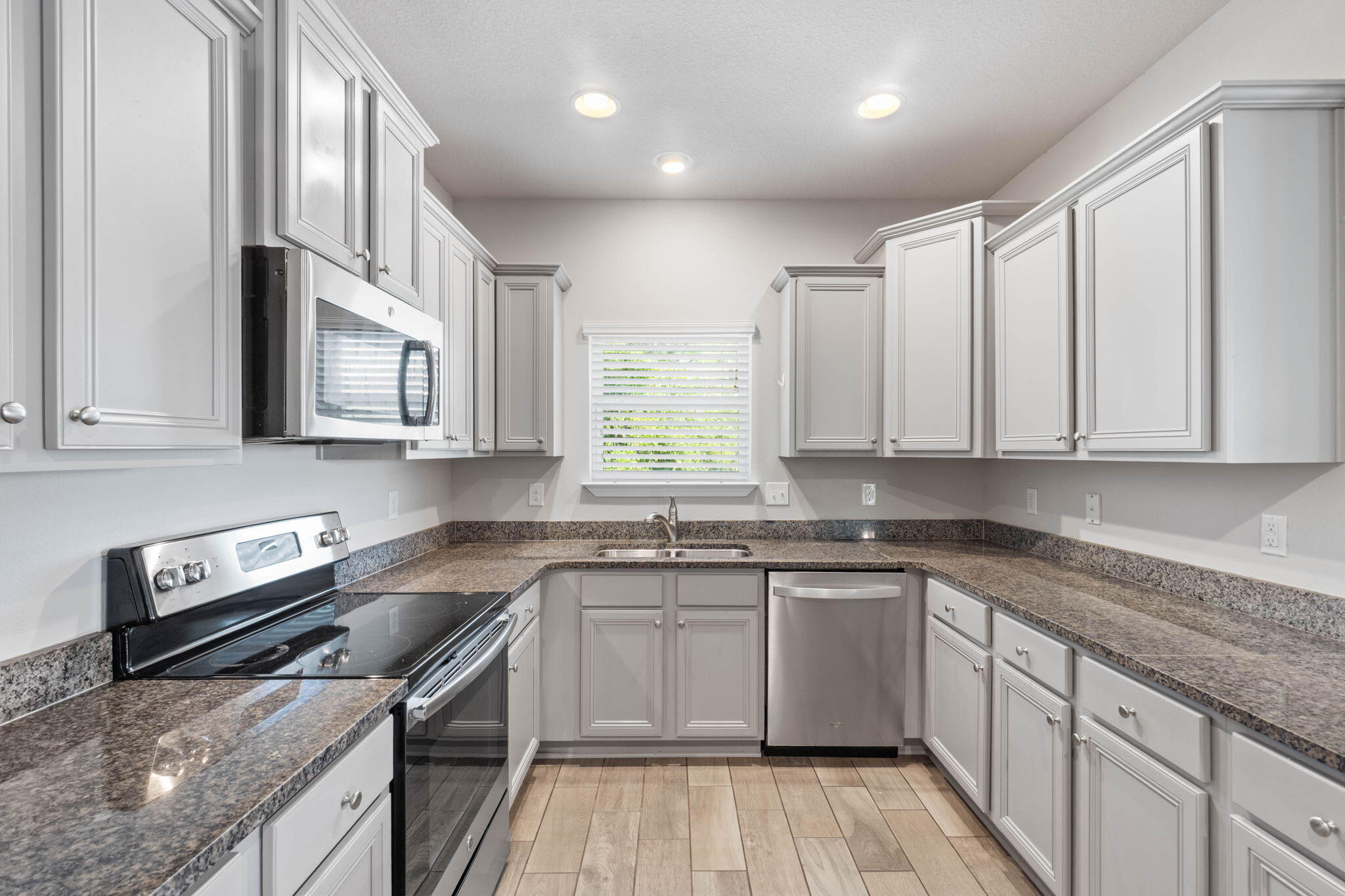 TRANQUILITY BY THE BAY - Residential