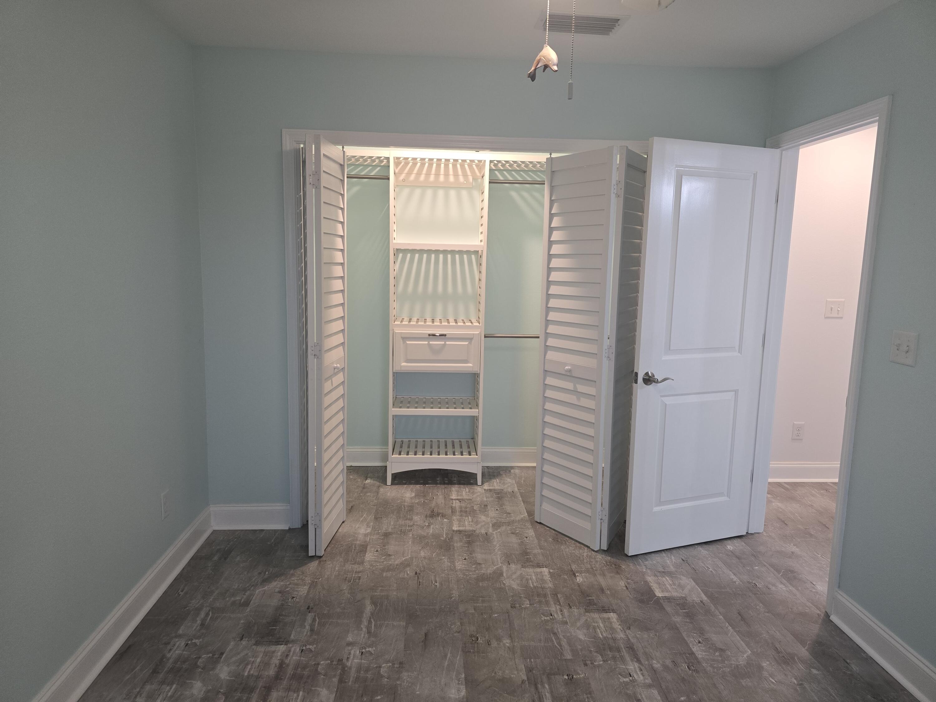 BREAKERS WEST - Residential