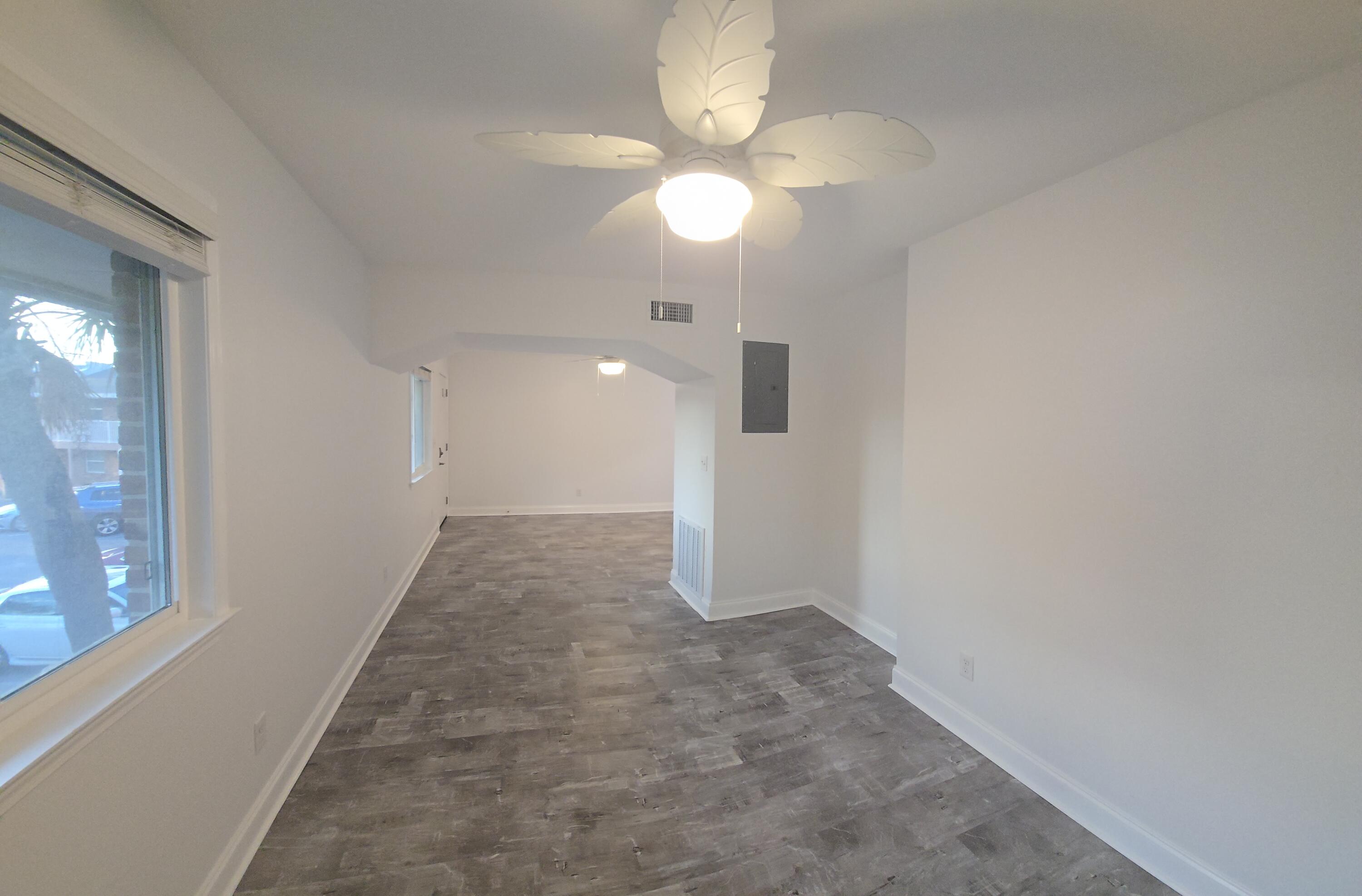 BREAKERS WEST - Residential