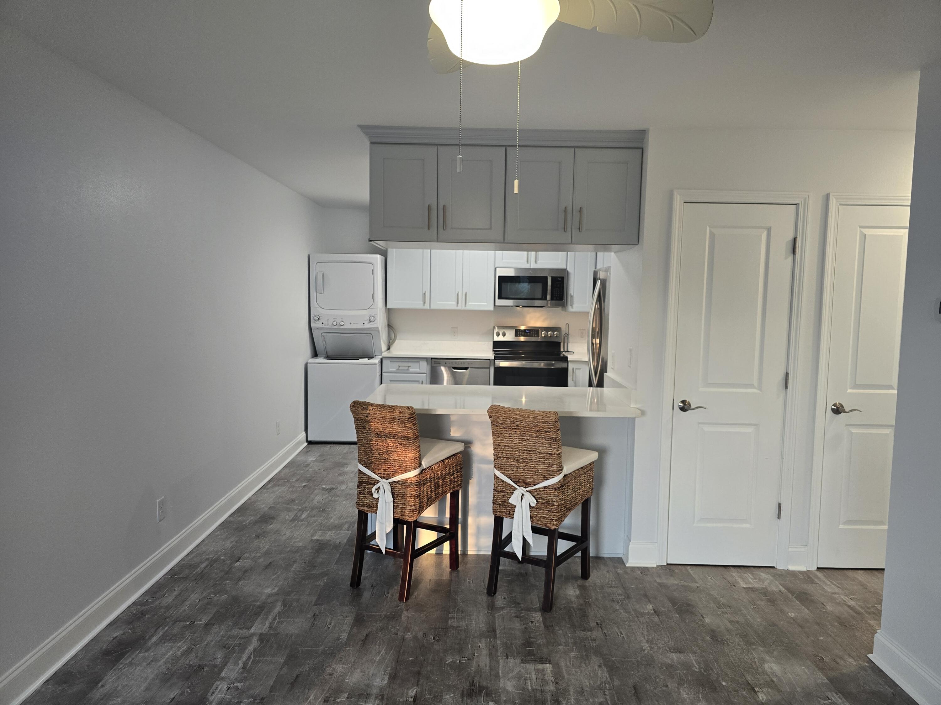 BREAKERS WEST - Residential