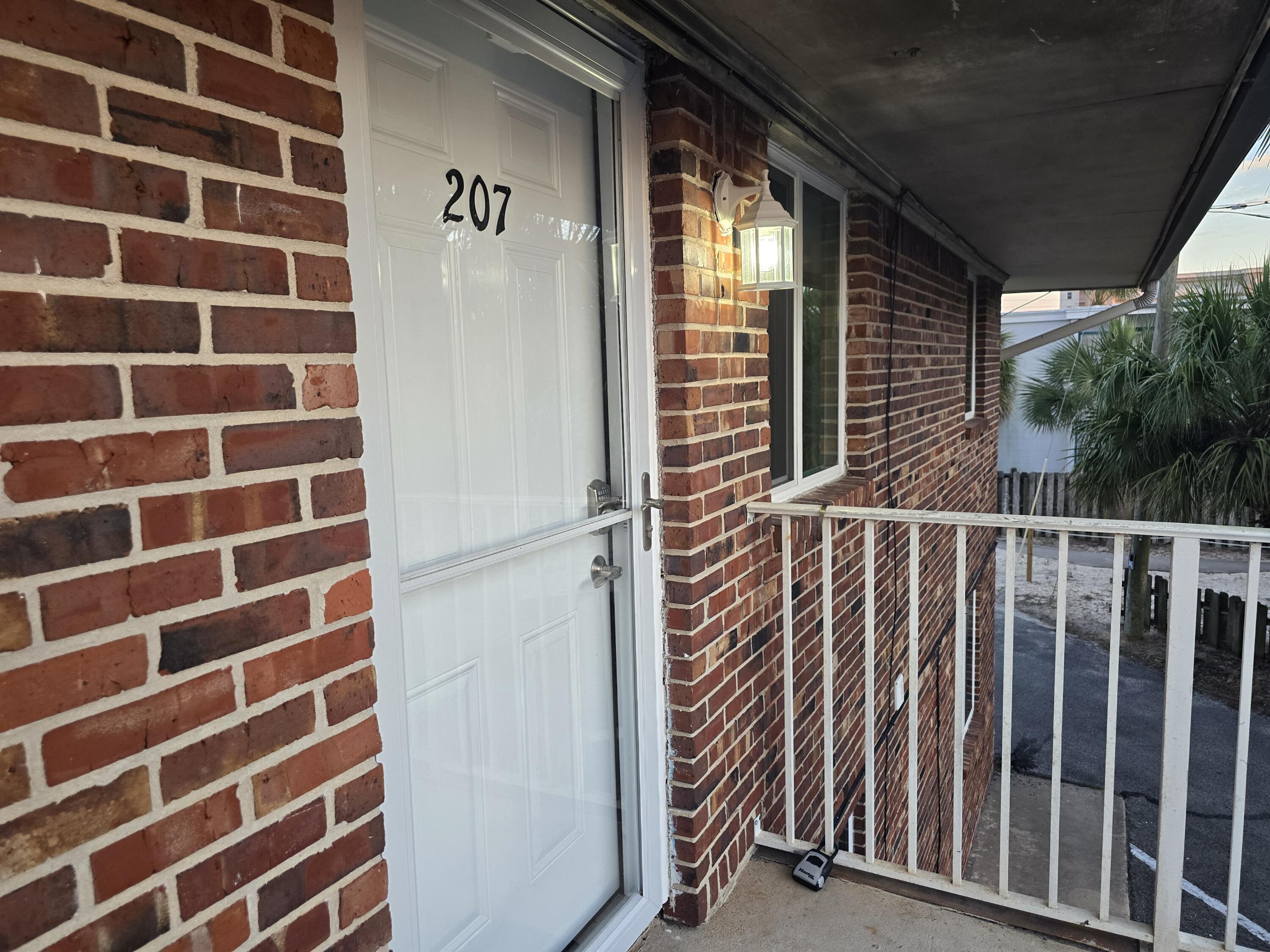 BREAKERS WEST - Residential