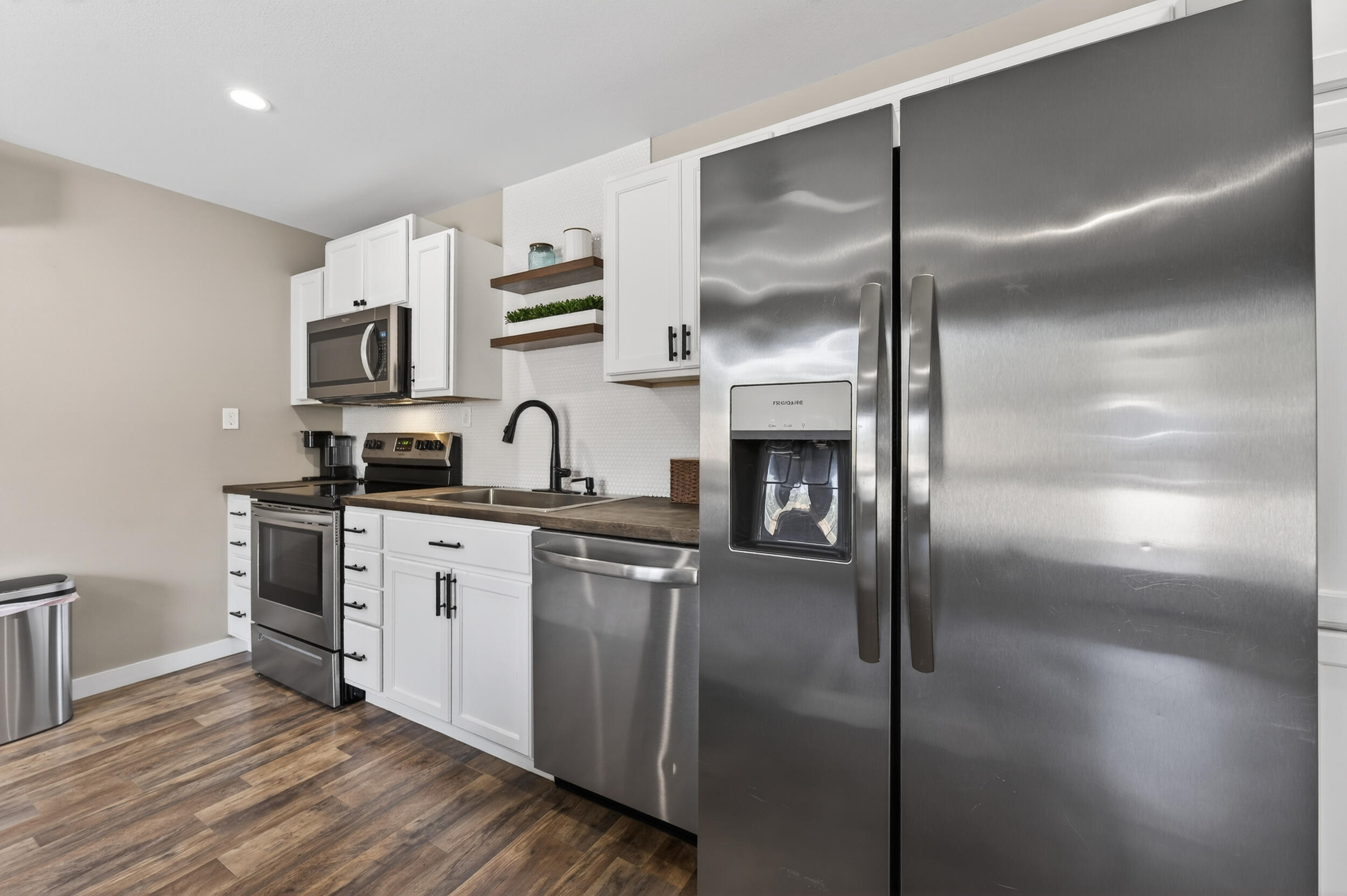 JOLLY BAY ACRES - Residential