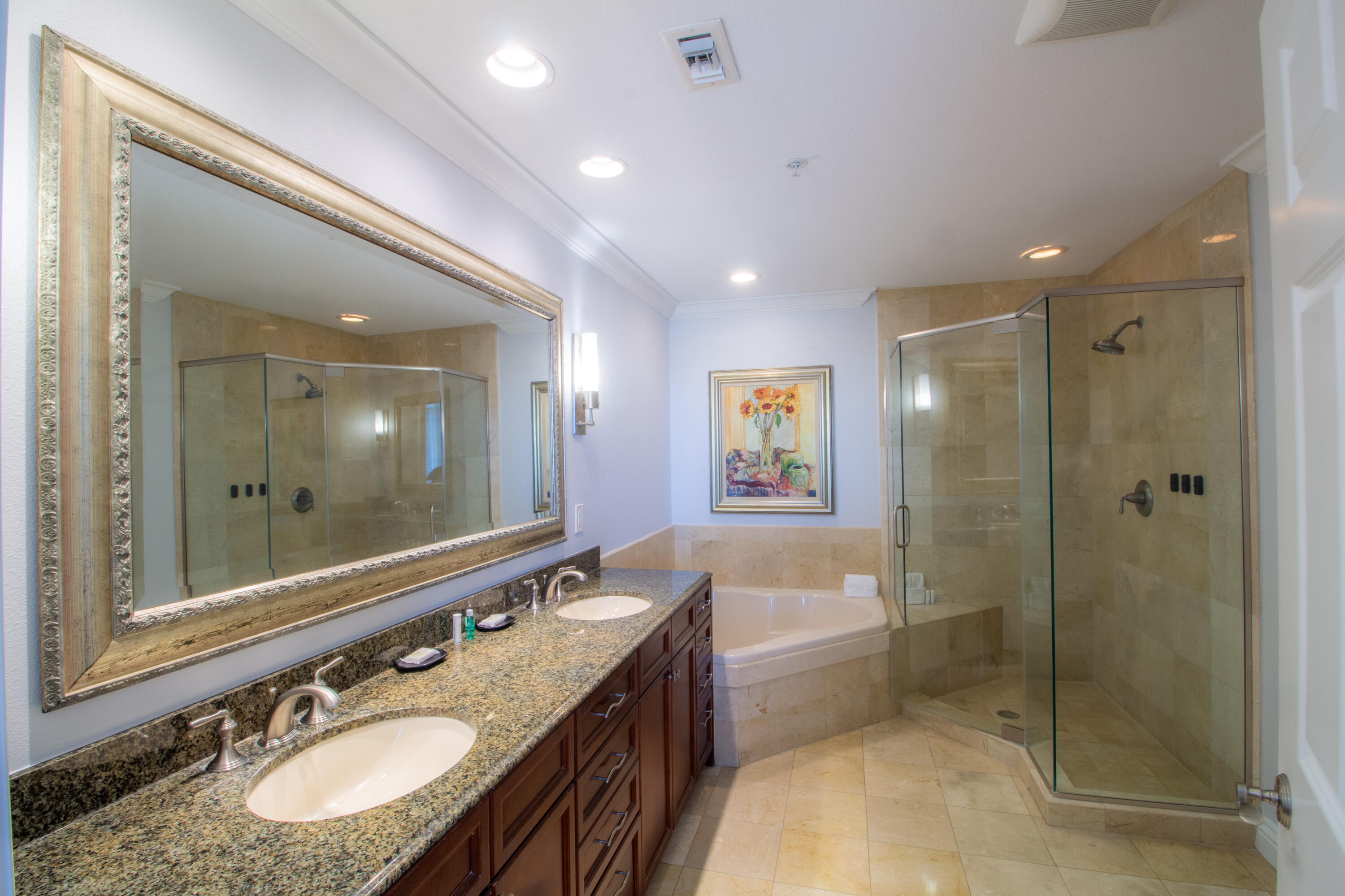 EMERALD GRANDE - Residential