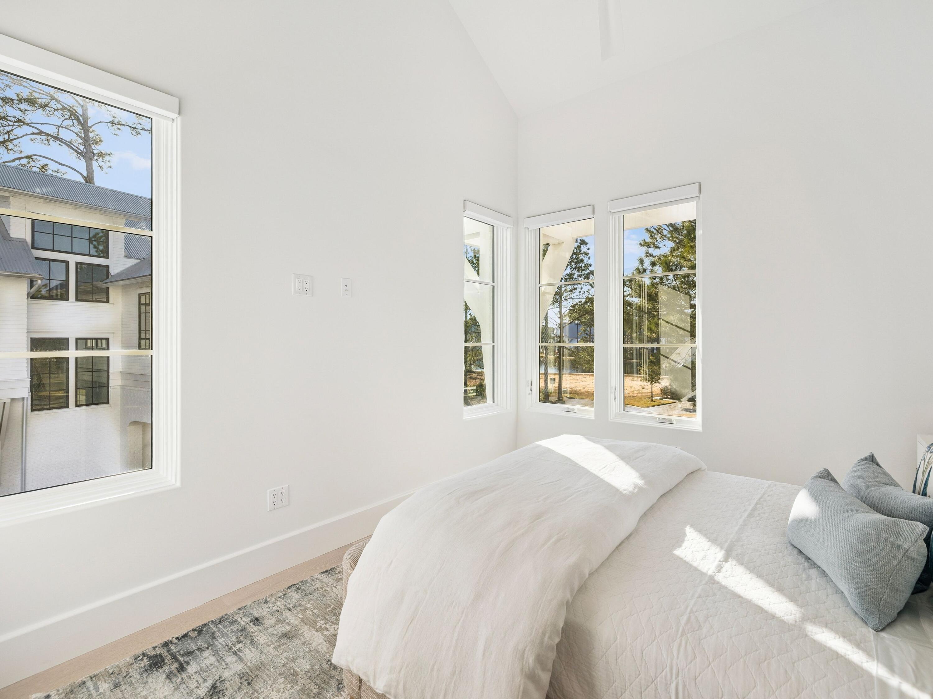 CHURCHILL OAKS - Residential