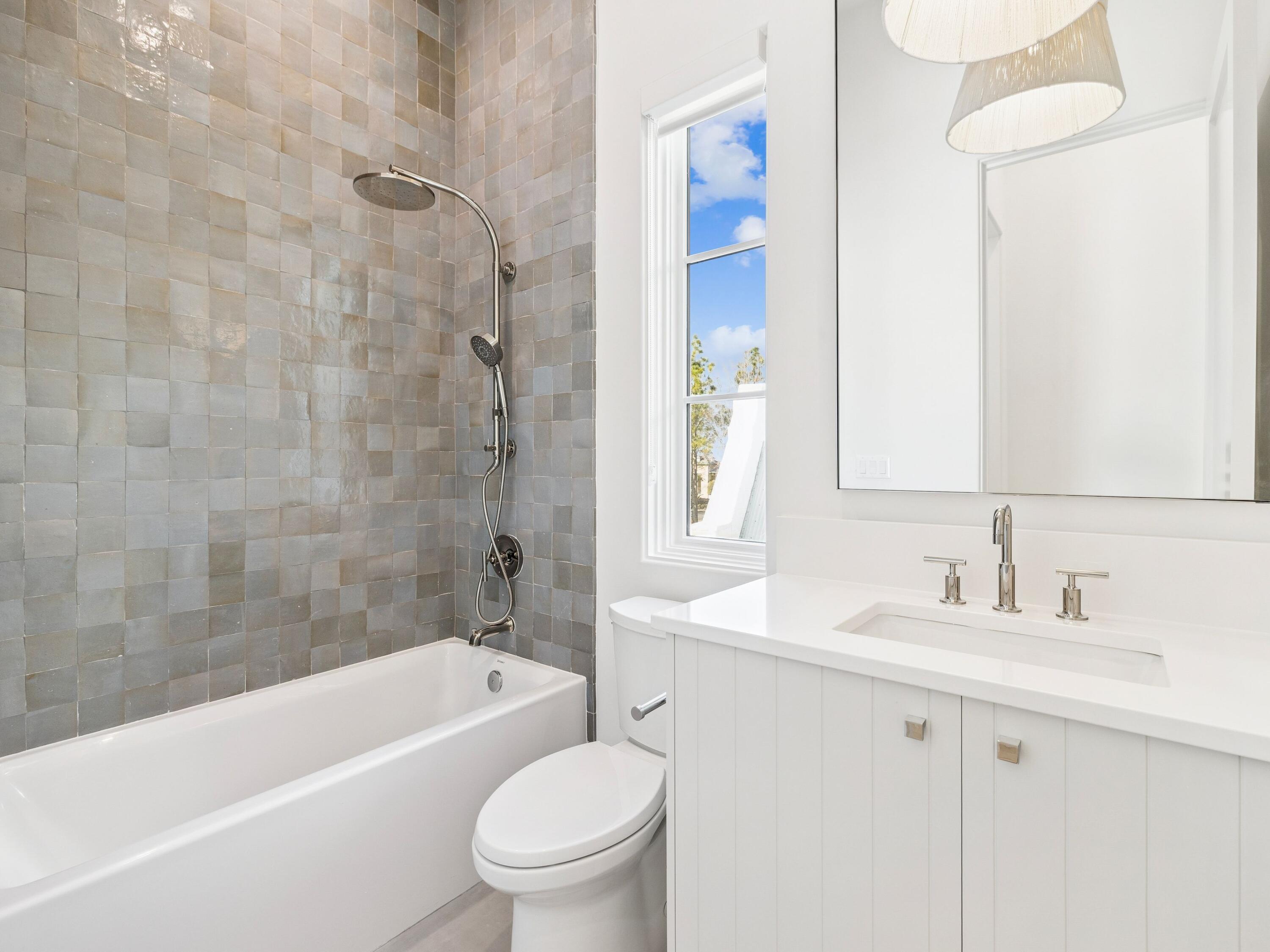 CHURCHILL OAKS - Residential