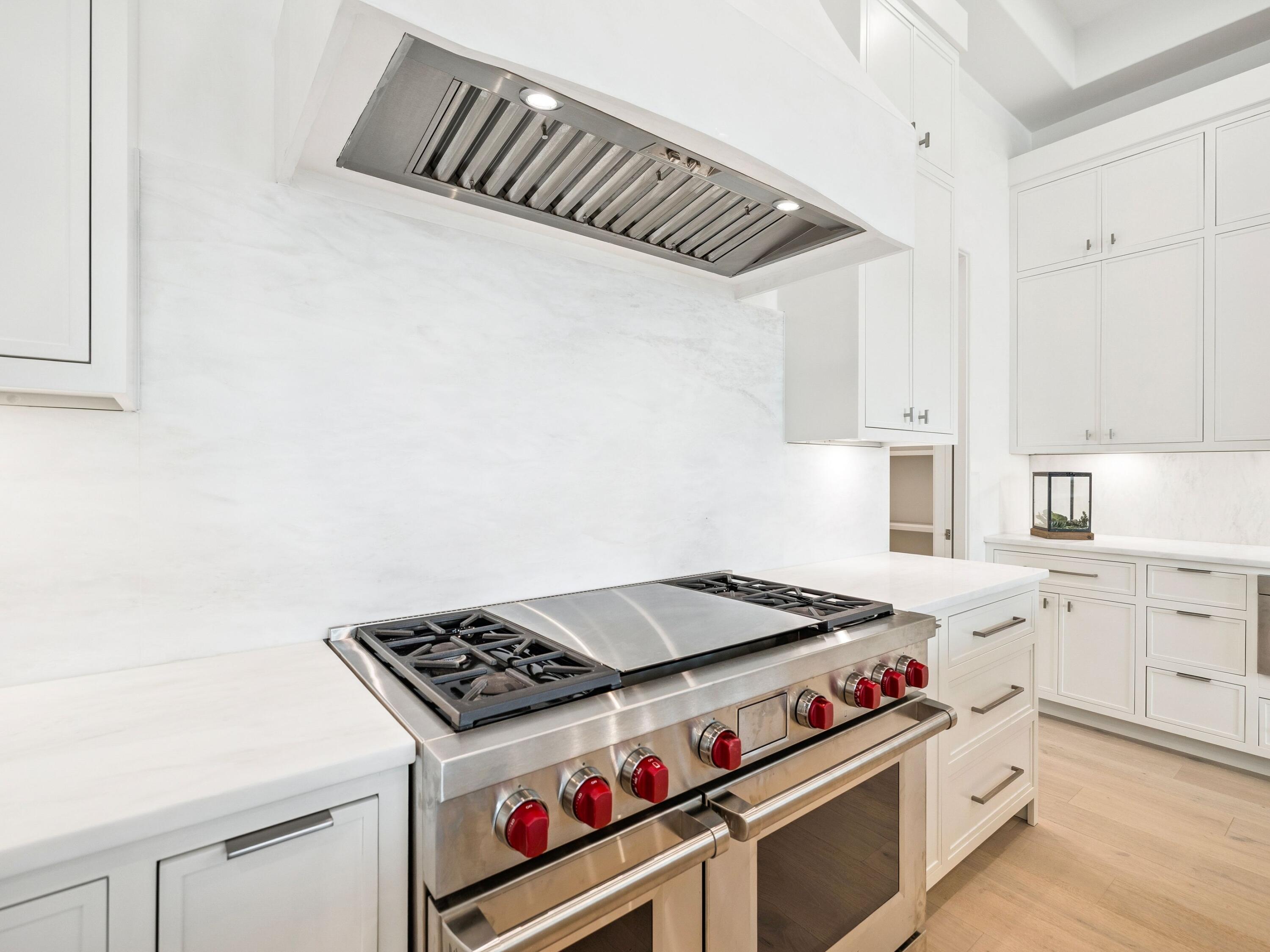 CHURCHILL OAKS - Residential