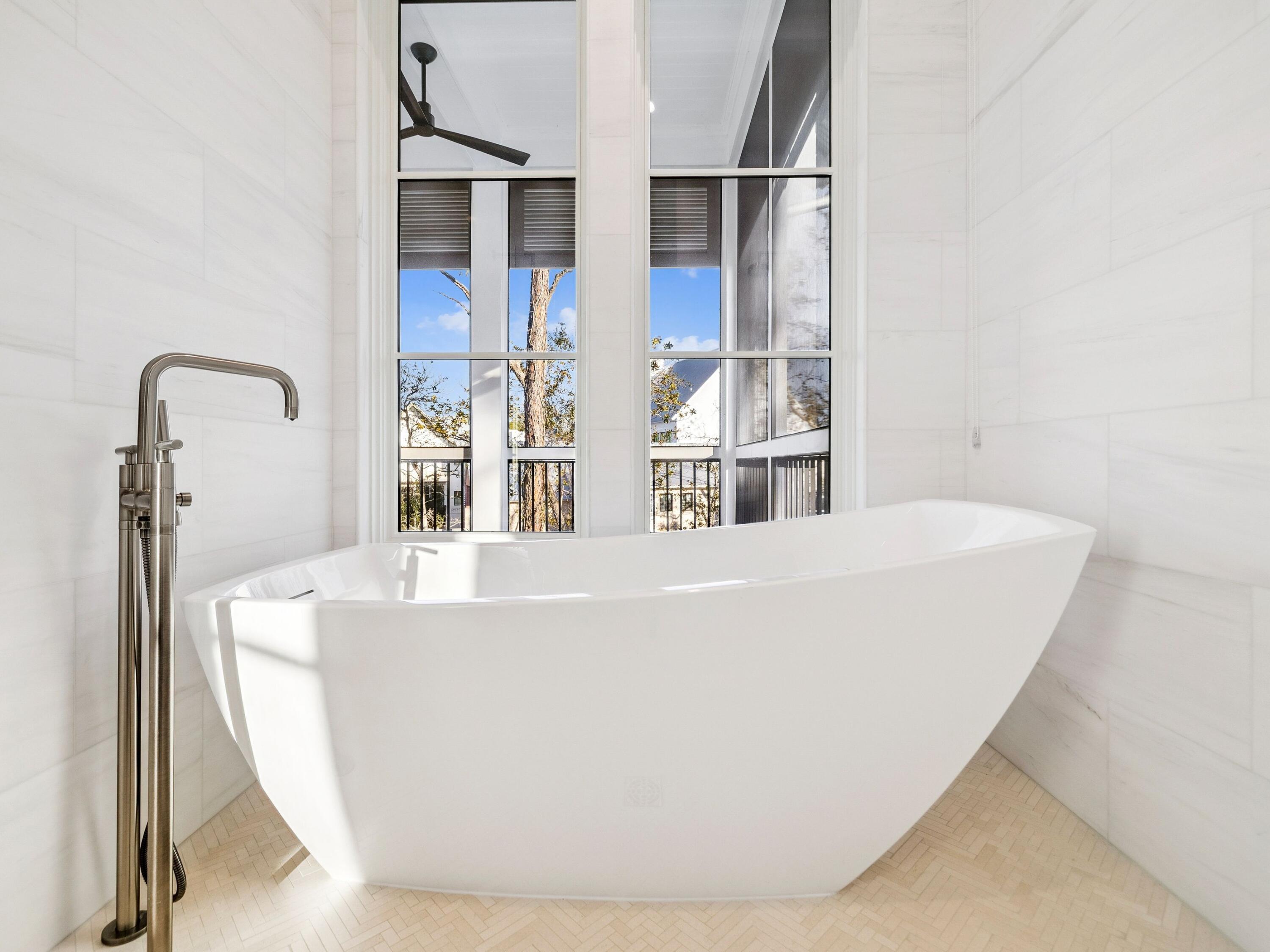 CHURCHILL OAKS - Residential