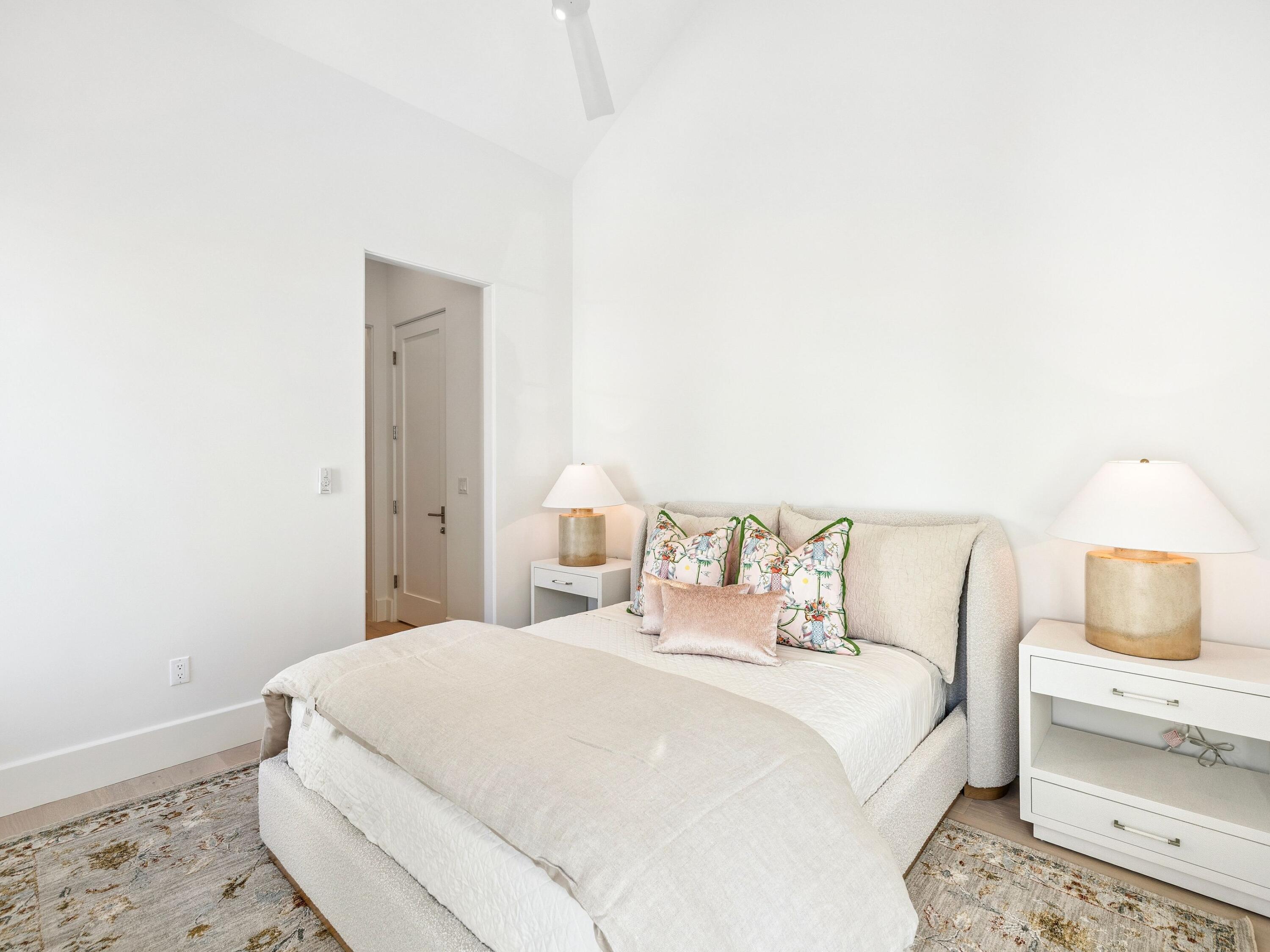 CHURCHILL OAKS - Residential