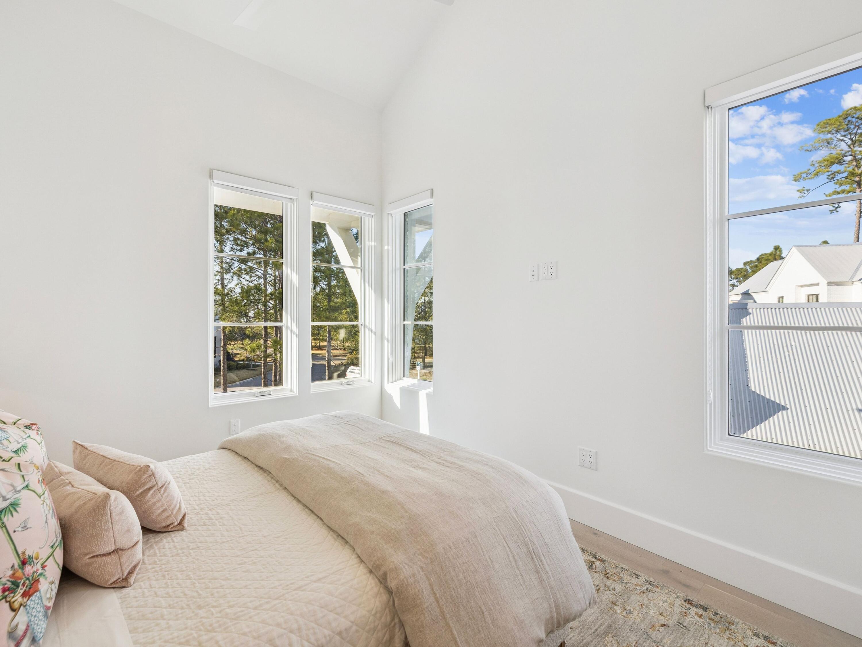 CHURCHILL OAKS - Residential