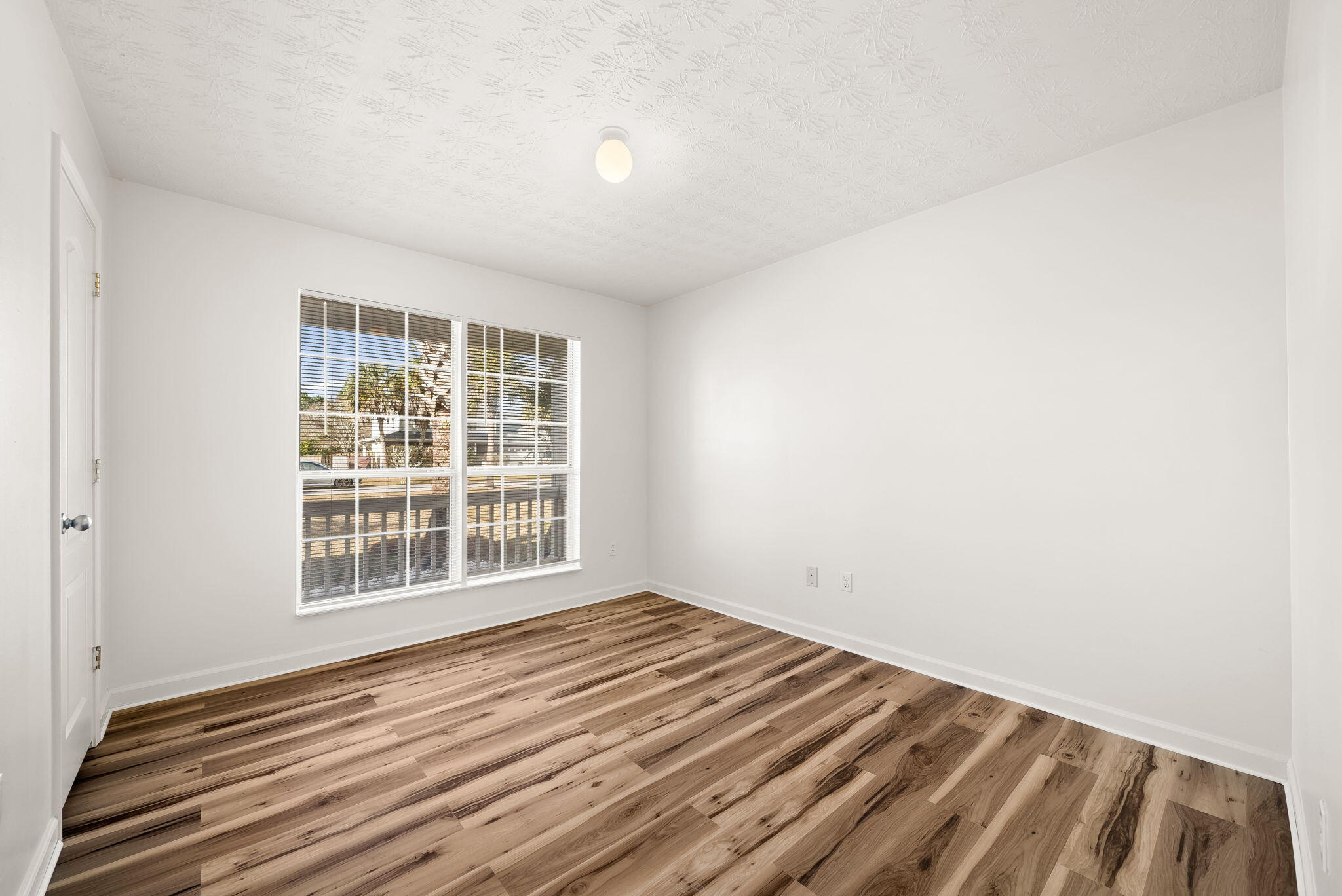 BRANDON OAKS - Residential