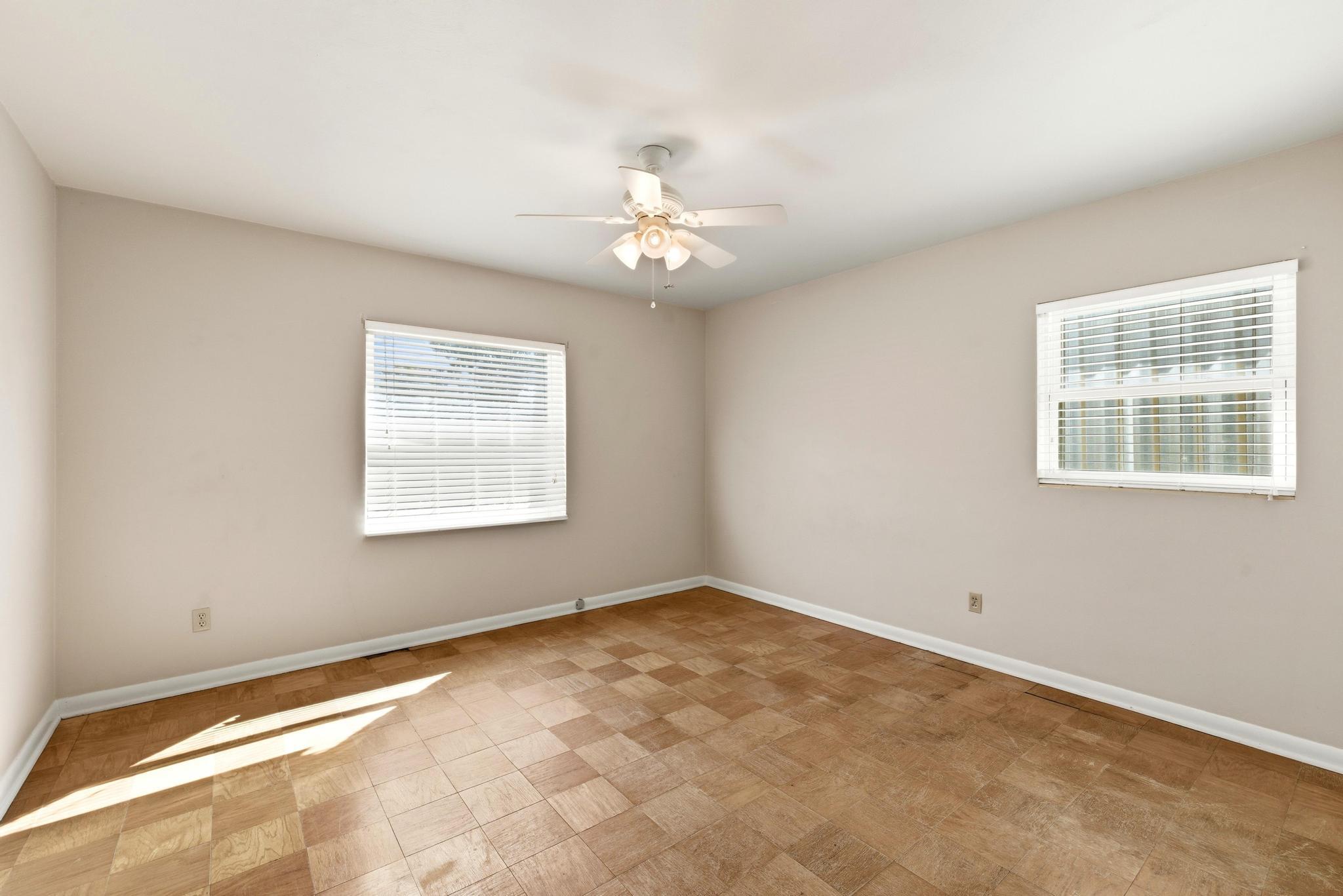 VILLA RUSS PARK - Residential