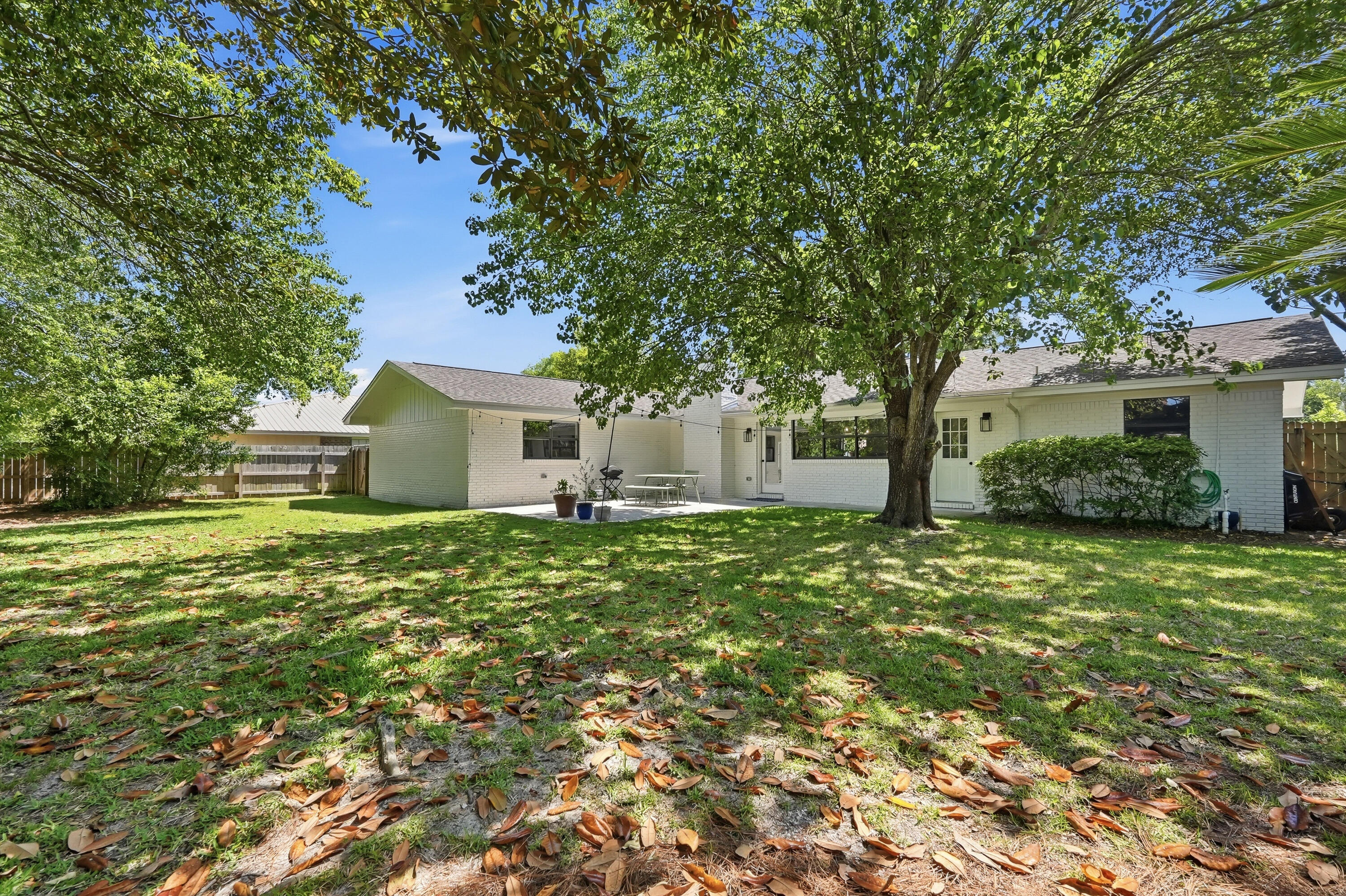 LAKE LORRAINE EST - Residential