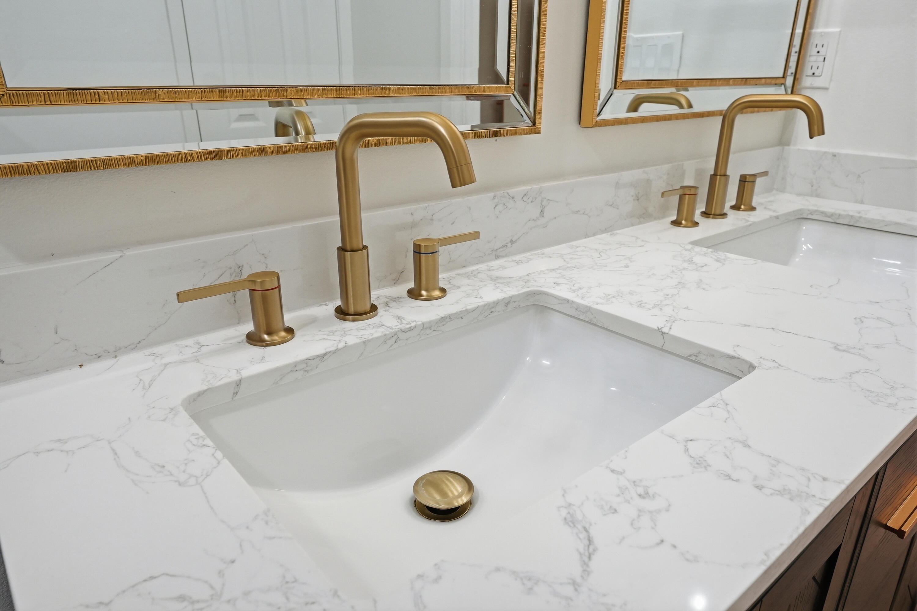 LAKE LORRAINE EST - Residential